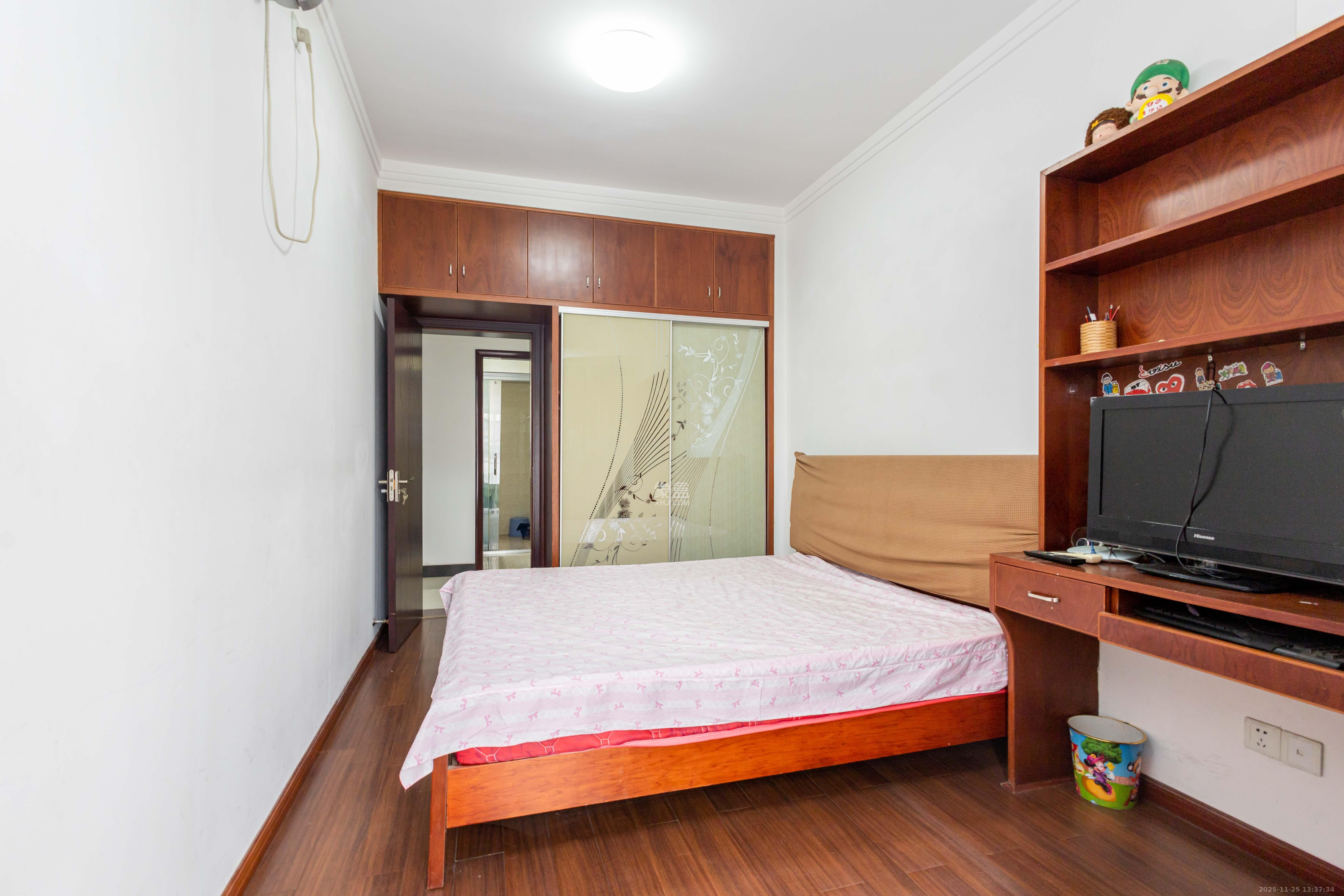 星城国际 3室2厅2卫 63.0万 星城国际 3室2厅2卫 63.0万卧室