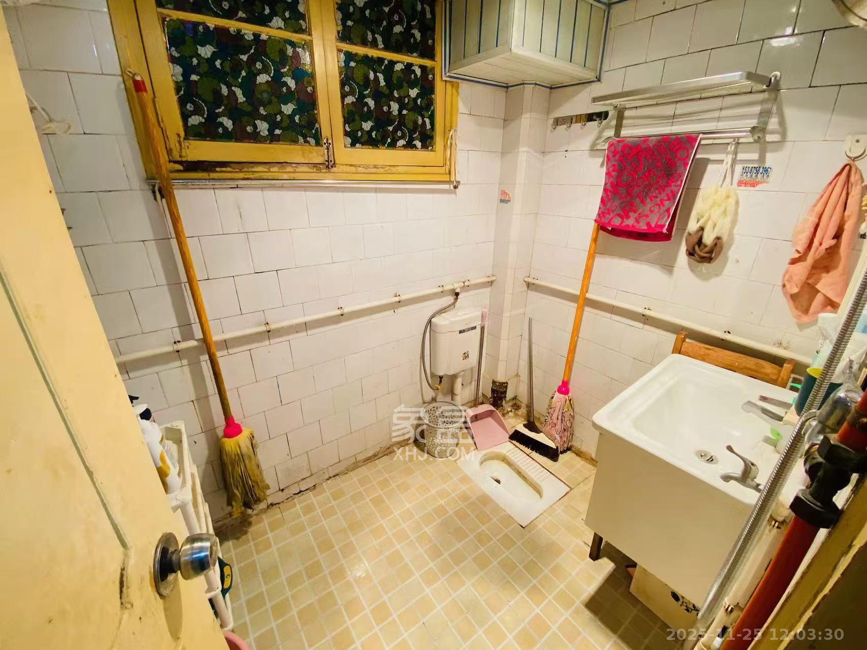 向家湾社区(含富湘公寓) 2室1厅1卫 1700.0元/月 向家湾社区(含富湘公寓) 2室1厅1卫 1700.0元/月室内图