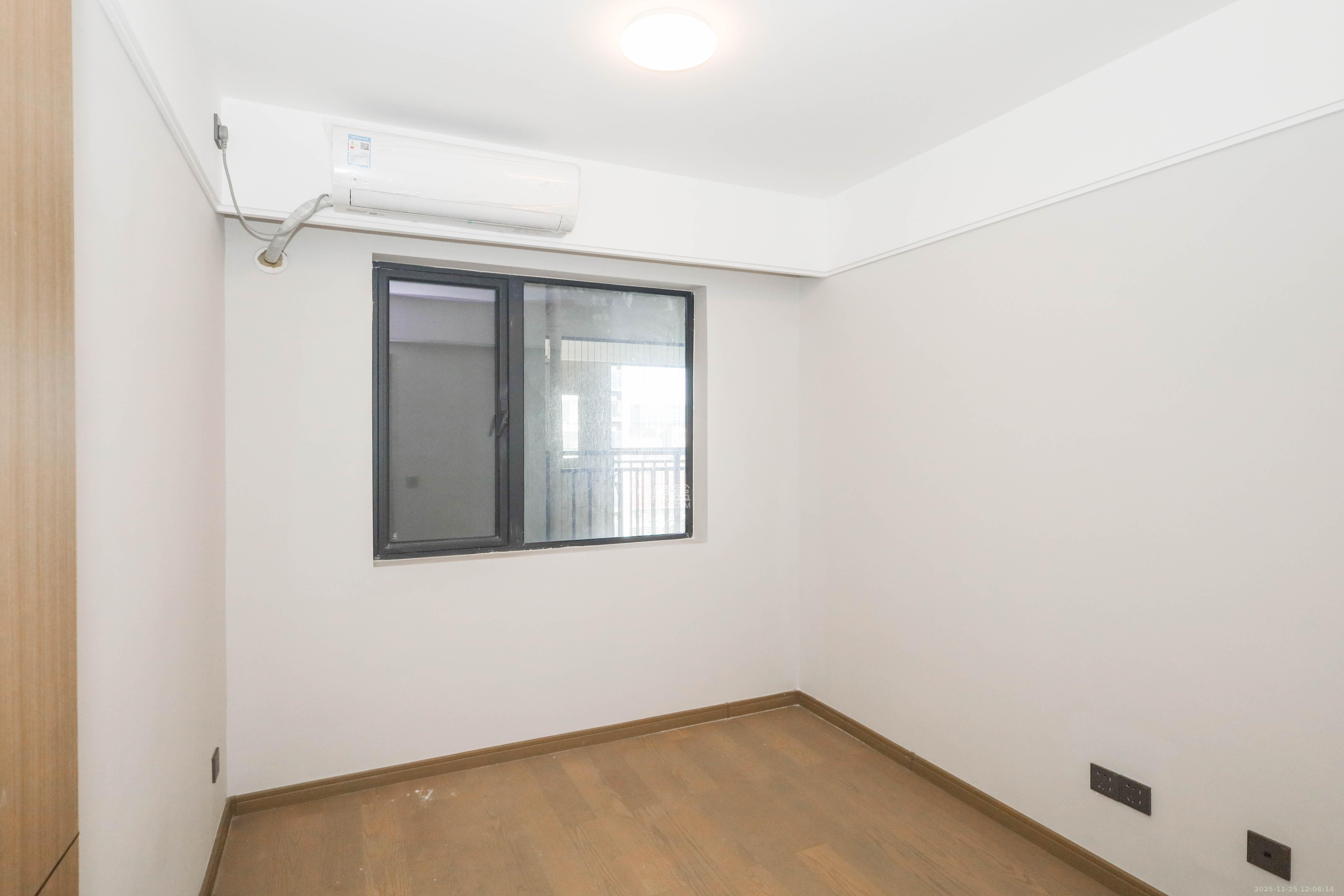 爱家当代境 3室2厅2卫 120.0万 爱家当代境 3室2厅2卫 120.0万卧室