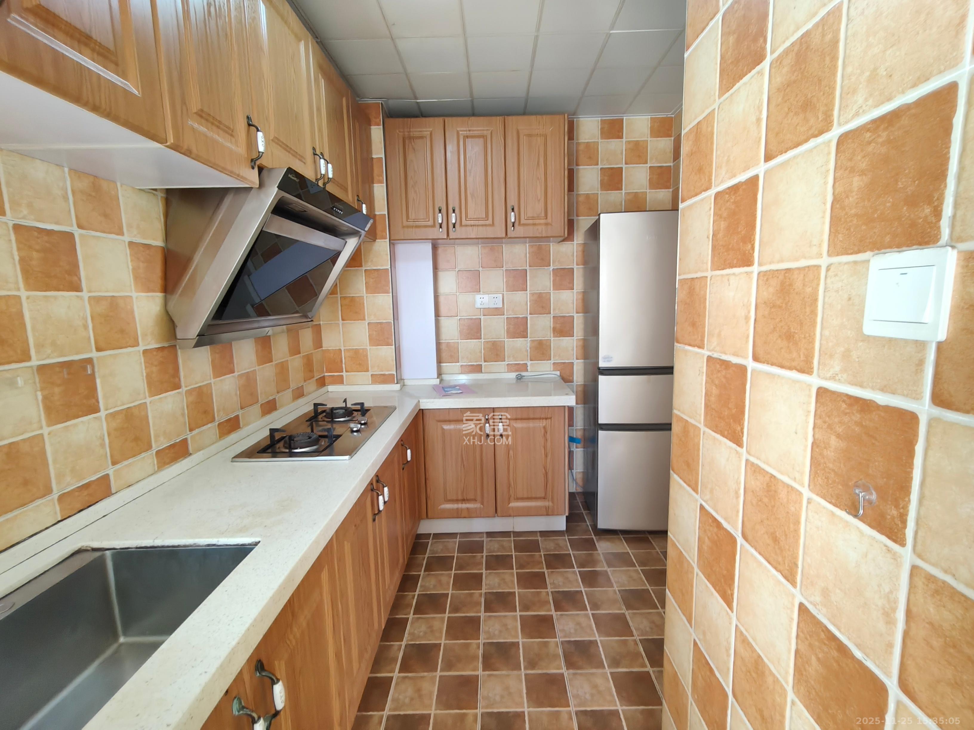 和泓梅溪四季  3室2厅1卫    2500.0元/月室内图