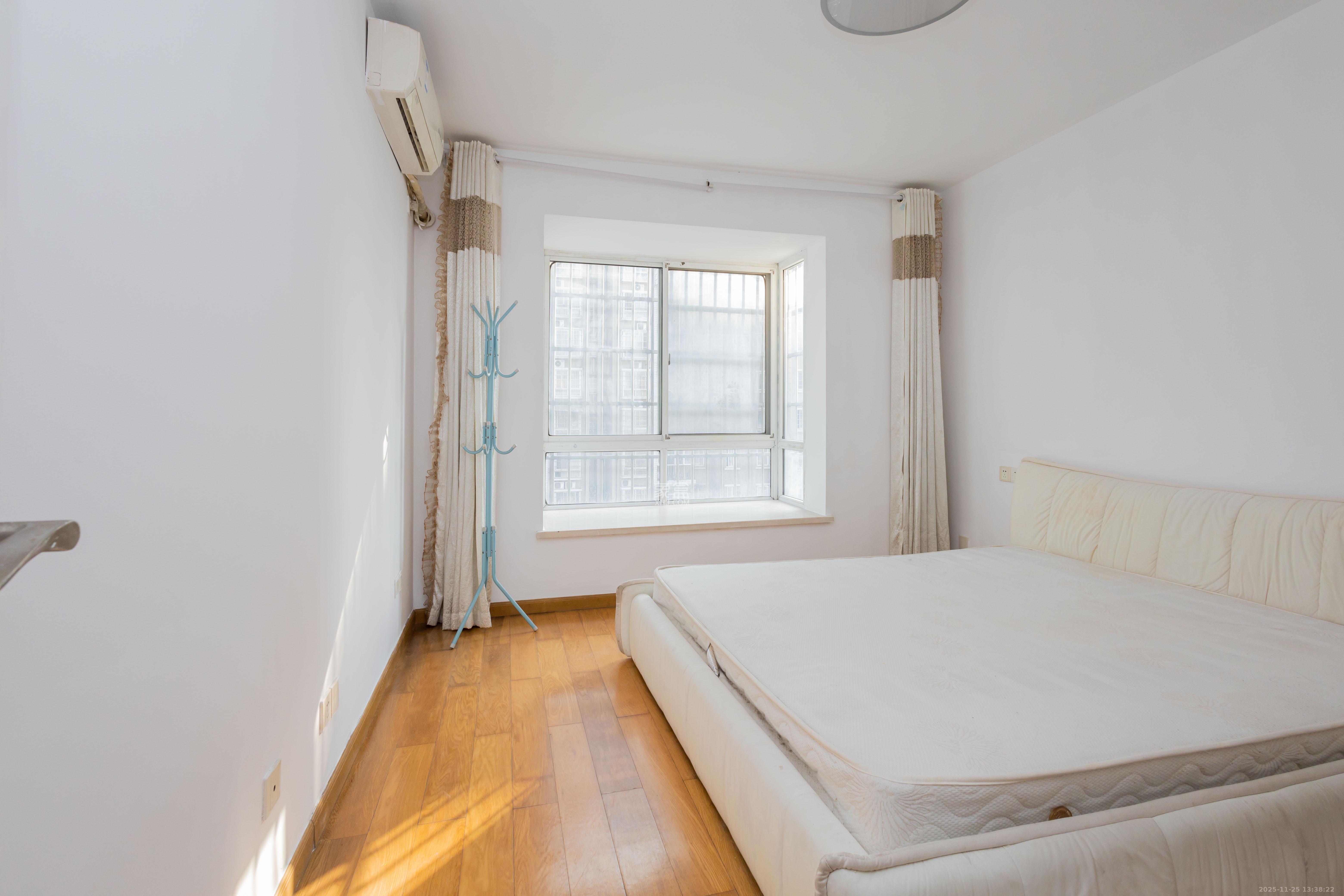 东业苹果社区 3室2厅1卫 43.8万 东业苹果社区 3室2厅1卫 43.8万卧室