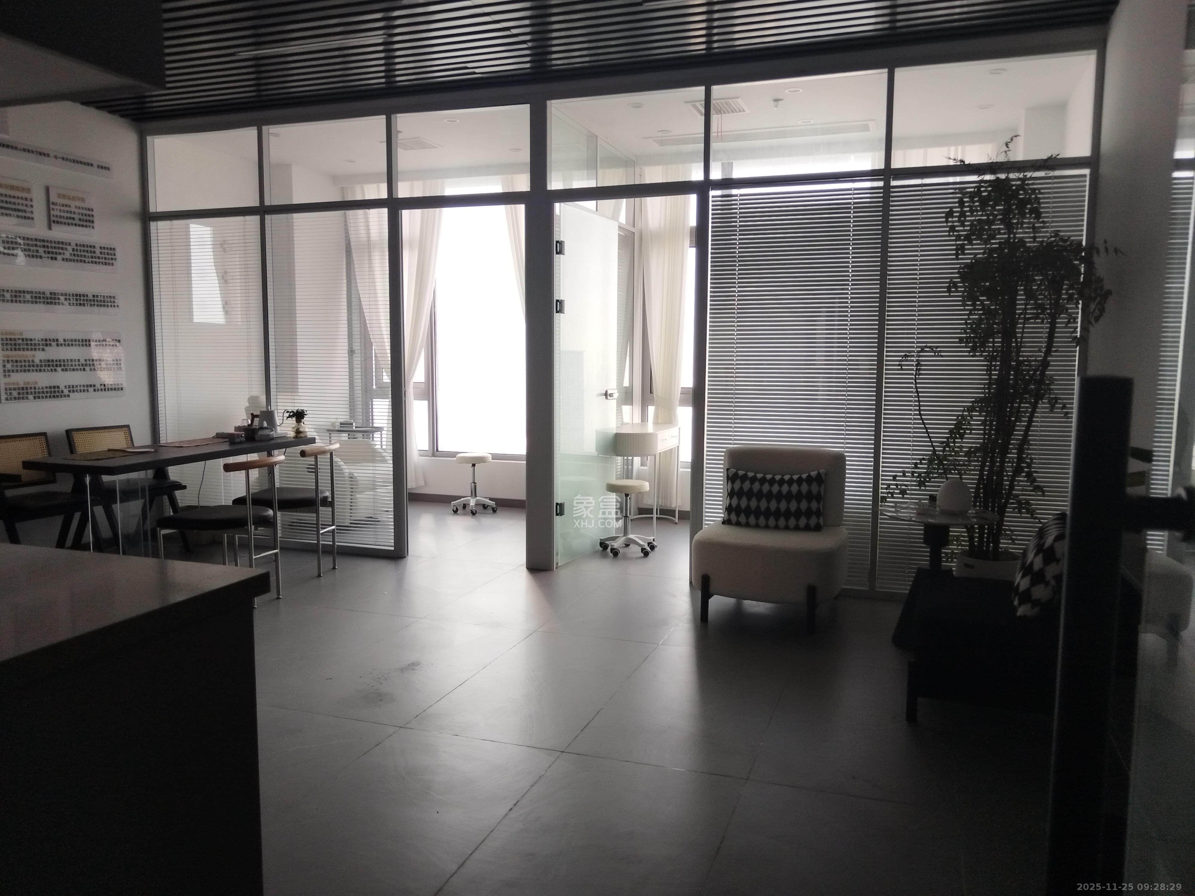 保利天禧EF区  1室0厅0卫    3100.0元/月室内图