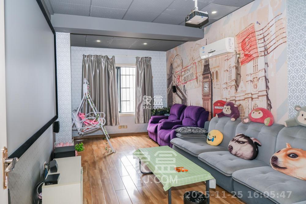 红树湾  1室2厅1卫    2400.0元/月