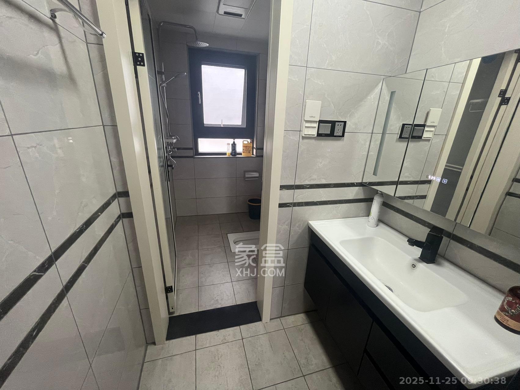 金水湾 4室2厅2卫 2300.0元/月 金水湾 4室2厅2卫 2300.0元/月室内图