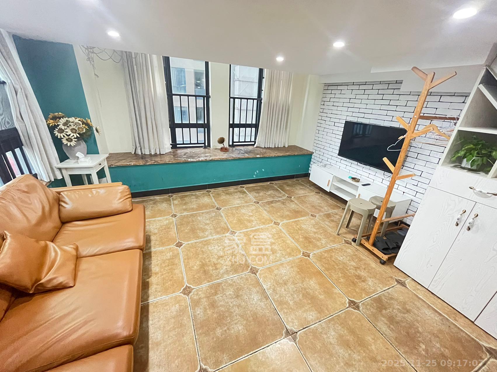 荣悦台 2室1厅1卫 1700.0元/月 荣悦台 2室1厅1卫 1700.0元/月室内图