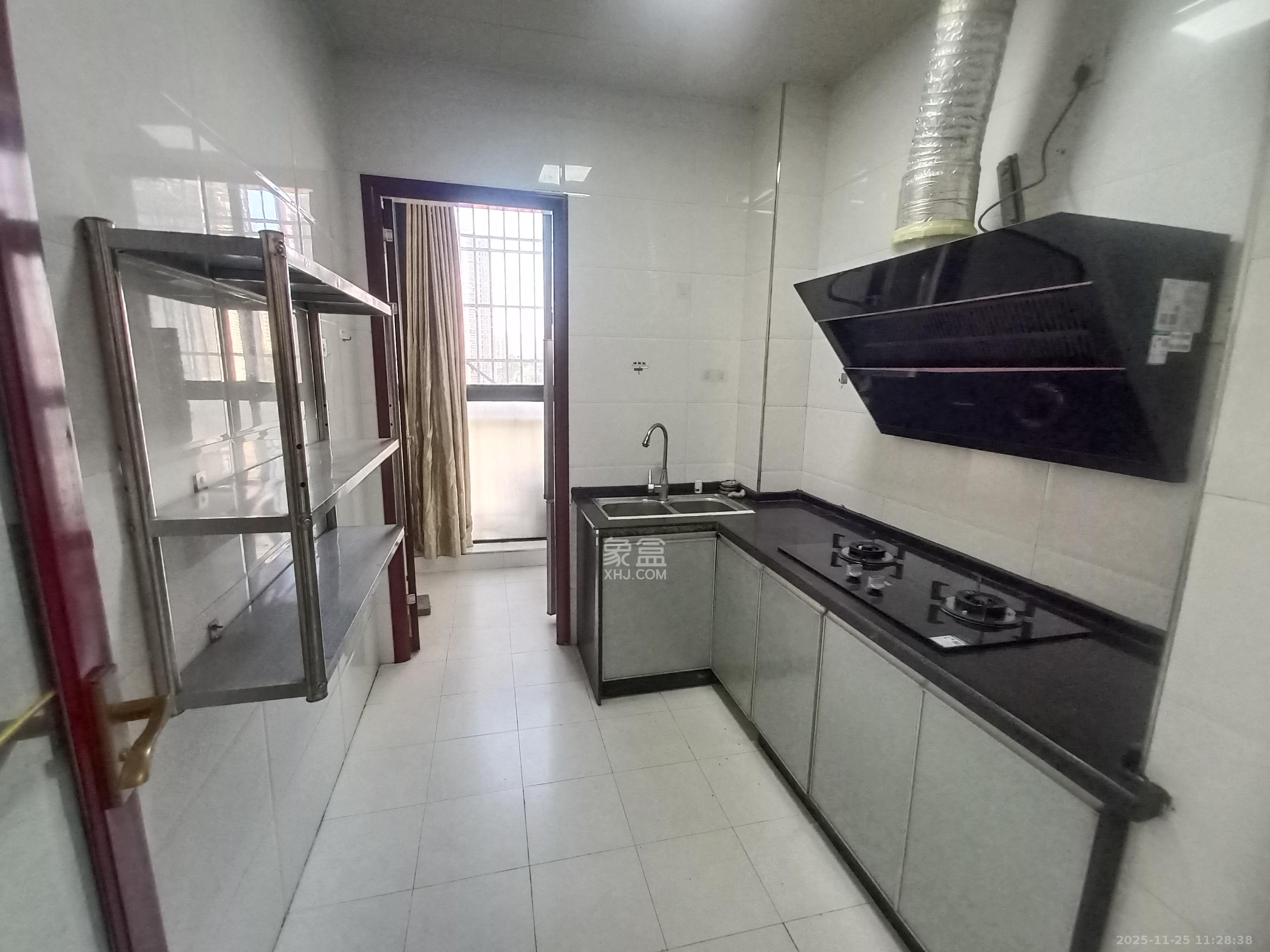 岳华嘉园 3室1厅1卫 1800.0元/月 岳华嘉园 3室1厅1卫 1800.0元/月室内图