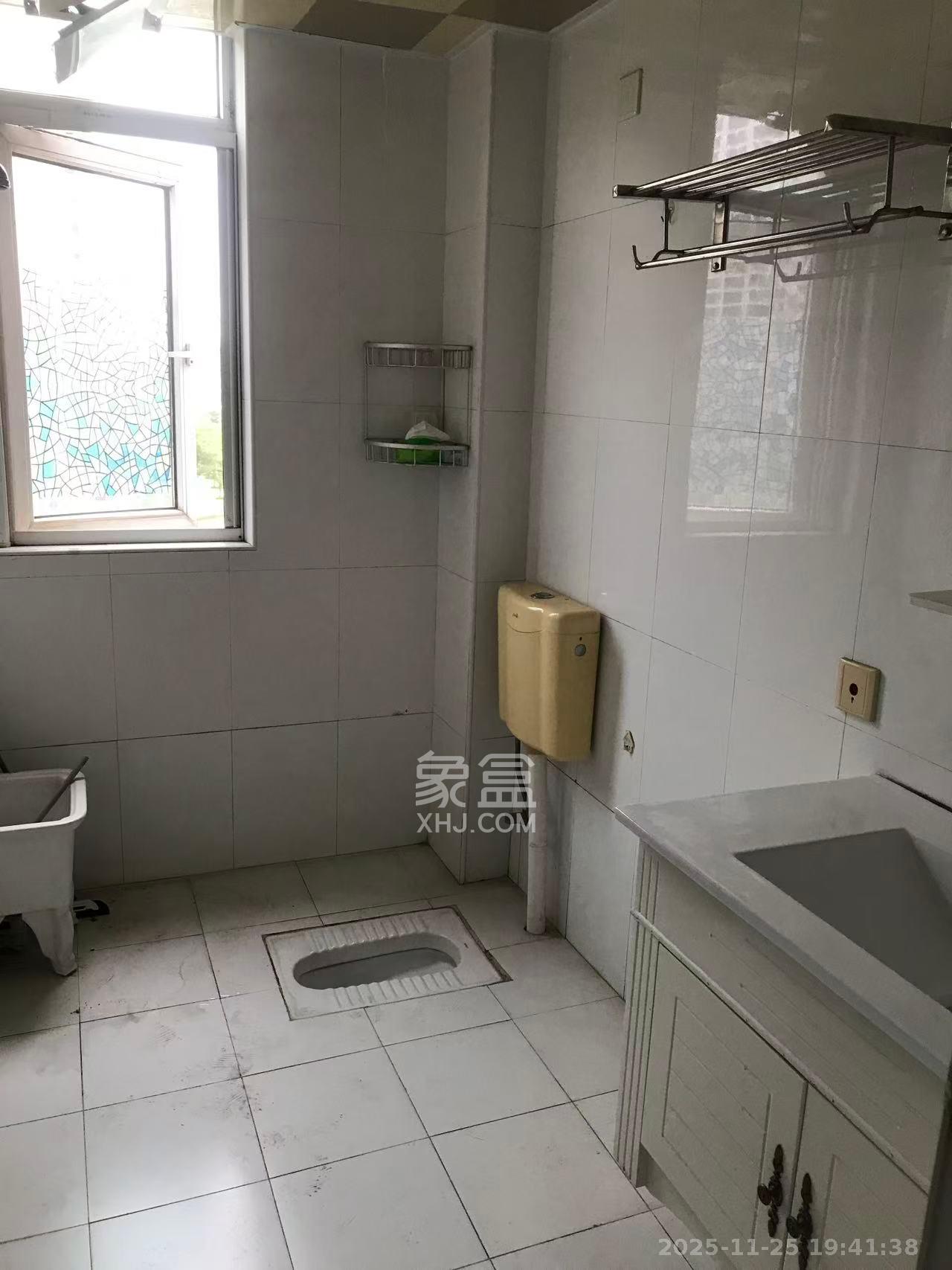 万国城(当代满庭春MOMA)一期 3室2厅2卫 2000.0元/月 万国城(当代满庭春MOMA)一期 3室2厅2卫 2000.0元/月室内图