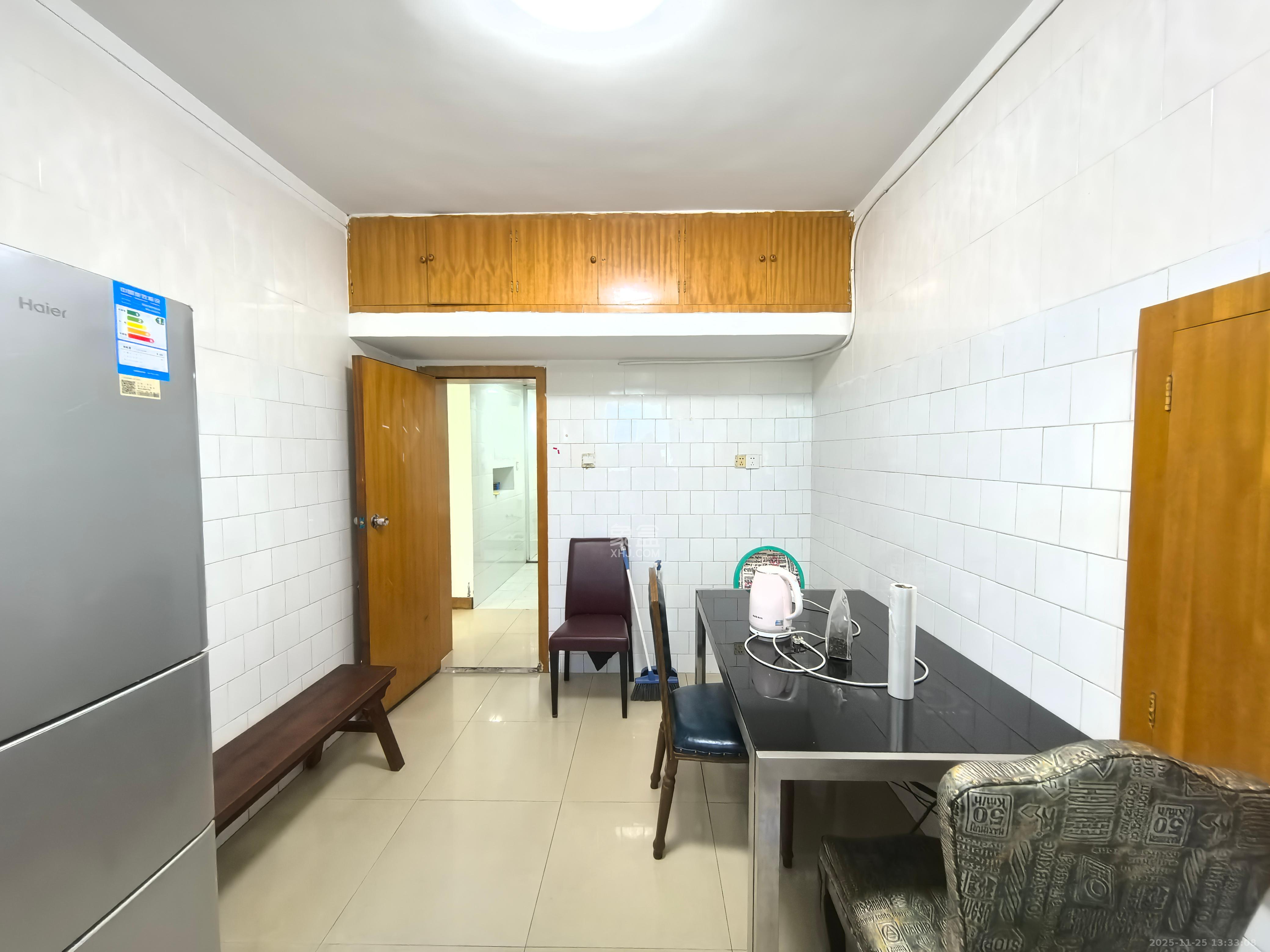 英才园三片  3室2厅1卫    1800.0元/月室内图