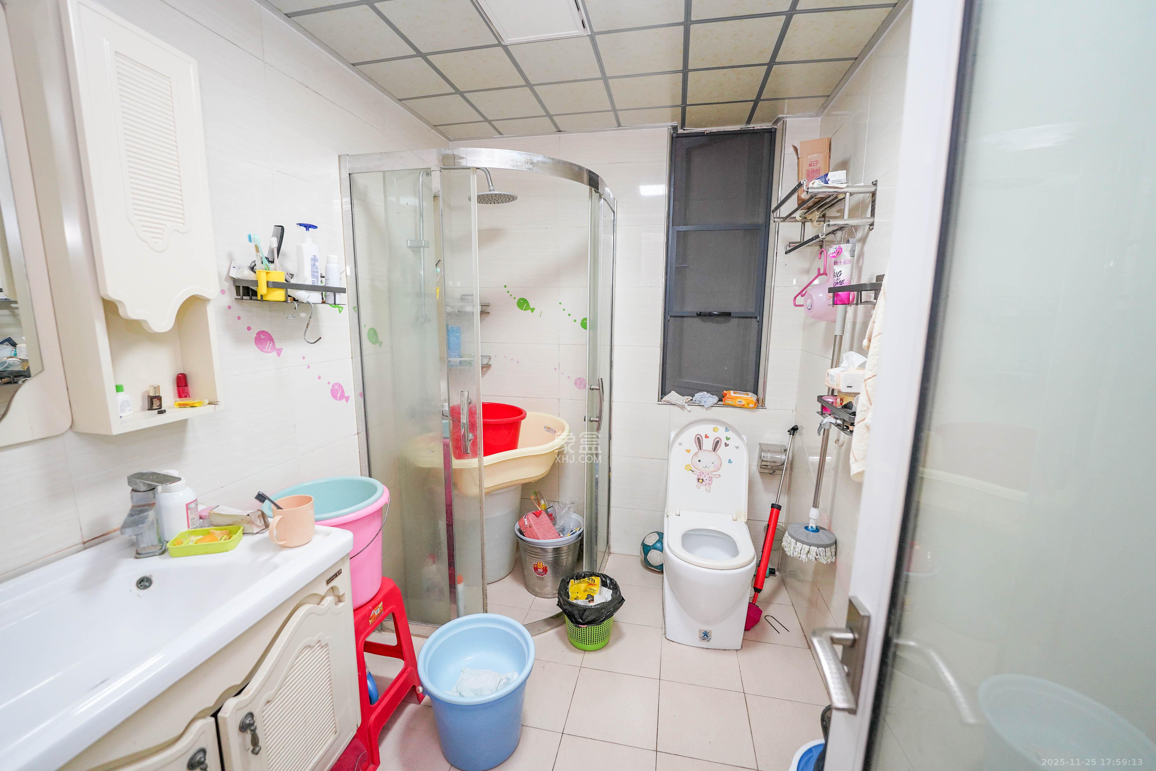 五矿格澜郡 3室2厅1卫 73.8万 五矿格澜郡 3室2厅1卫 73.8万卫生间