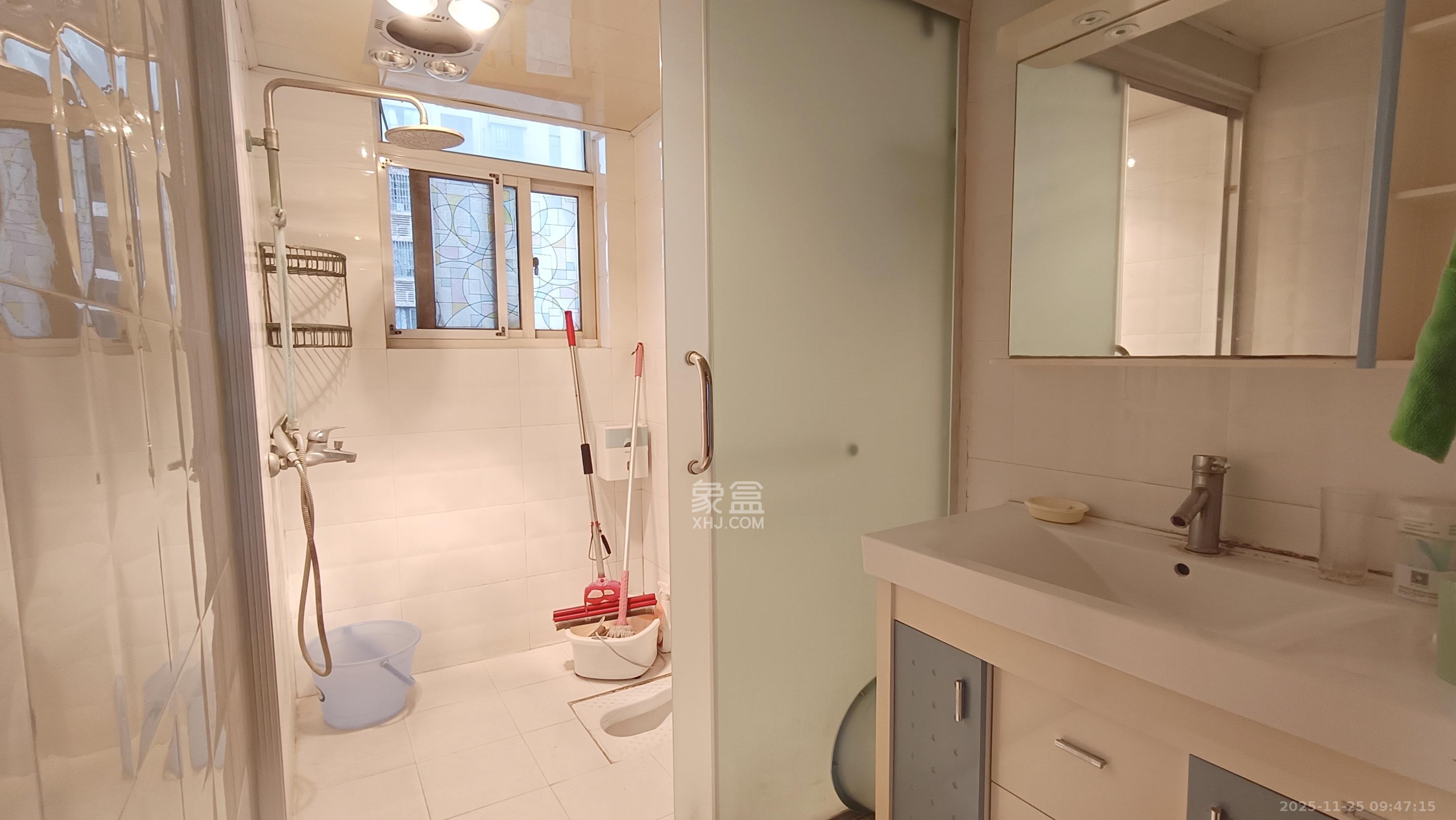 柠檬丽都  3室2厅2卫    2700.0元/月室内图