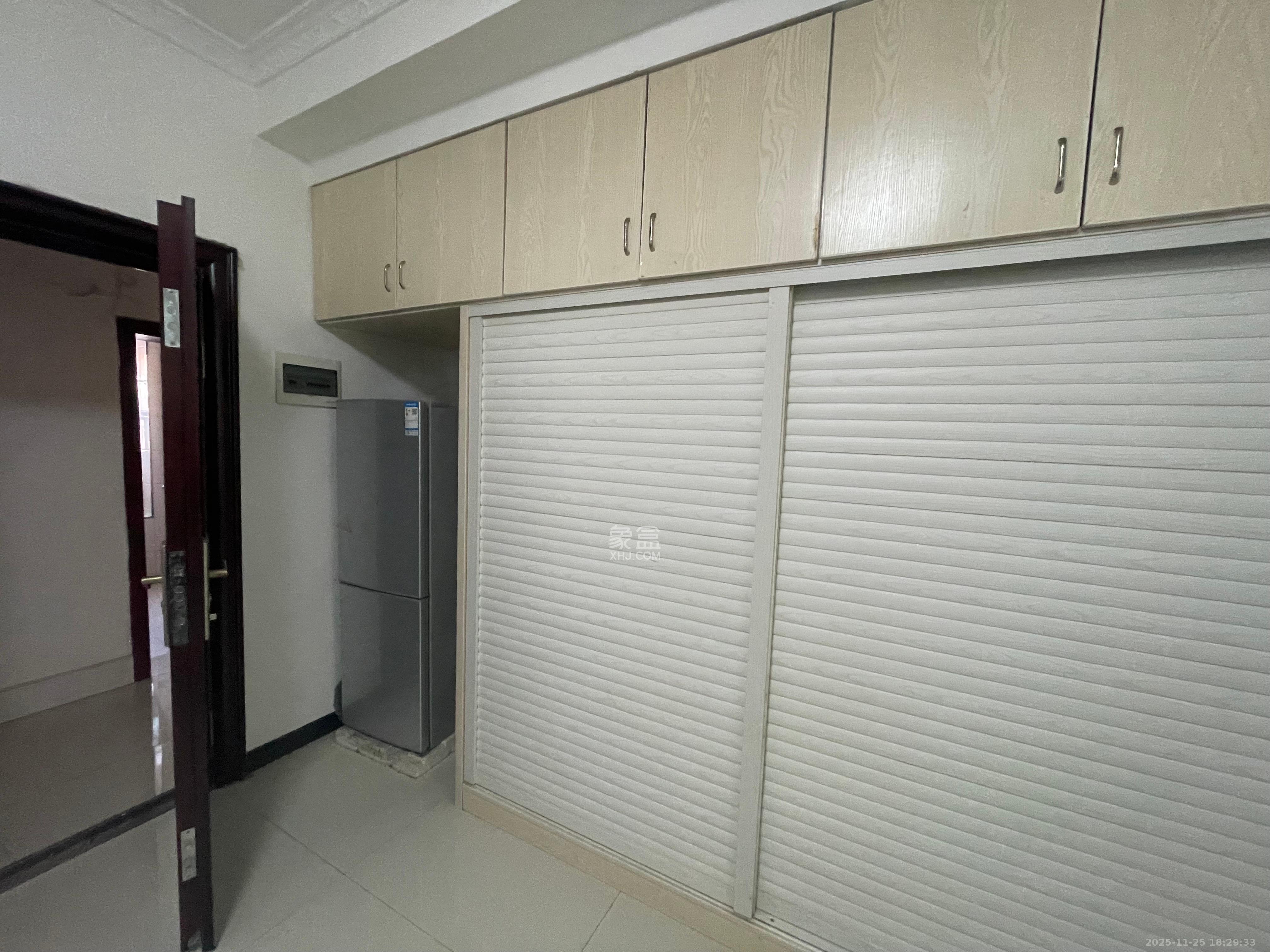 曾家湾小区 1室0厅0卫 1000.0元/月 曾家湾小区 1室0厅0卫 1000.0元/月室内图