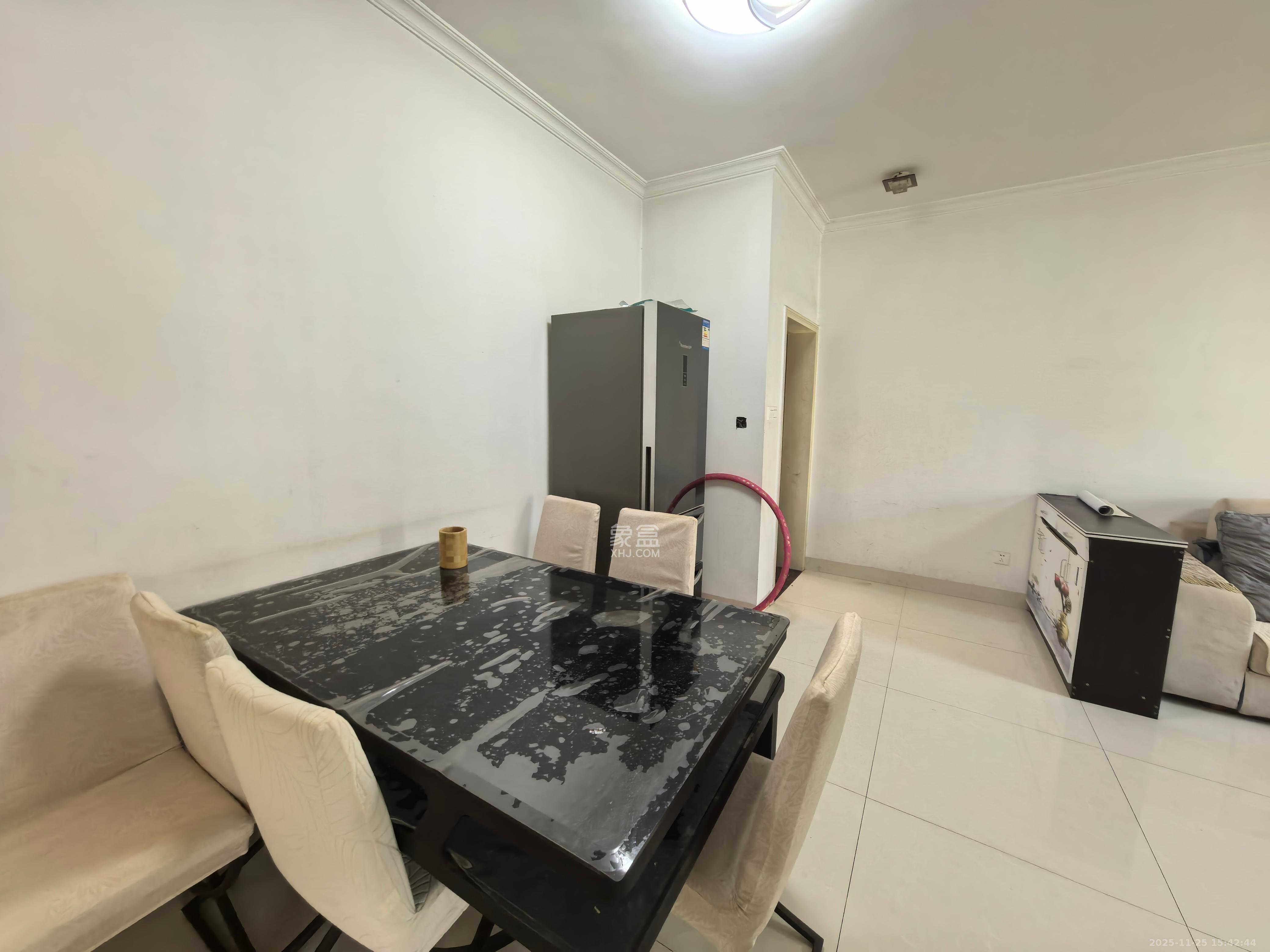 洞井一小区 3室2厅1卫 1900.0元/月 洞井一小区 3室2厅1卫 1900.0元/月室内图