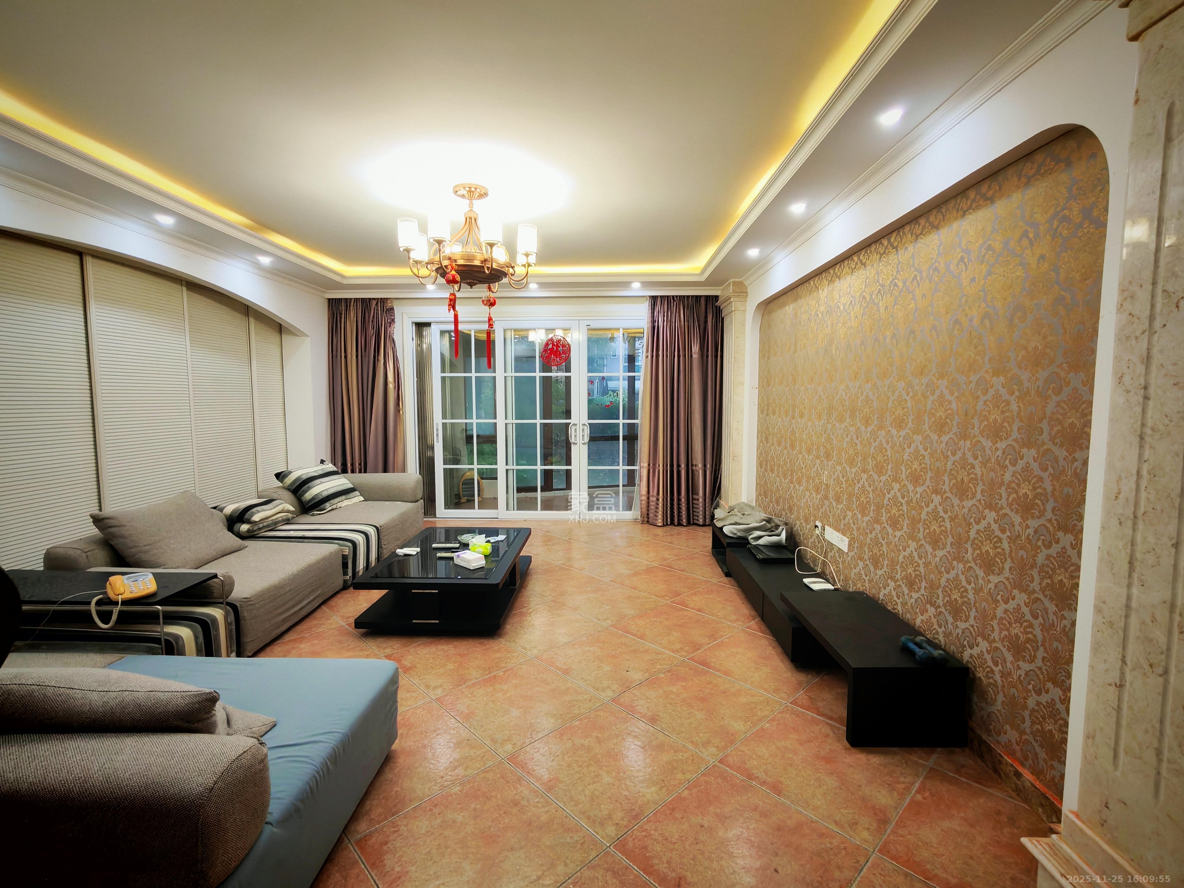 左岸春天 3室2厅2卫 3000.0元/月 左岸春天 3室2厅2卫 3000.0元/月室内图