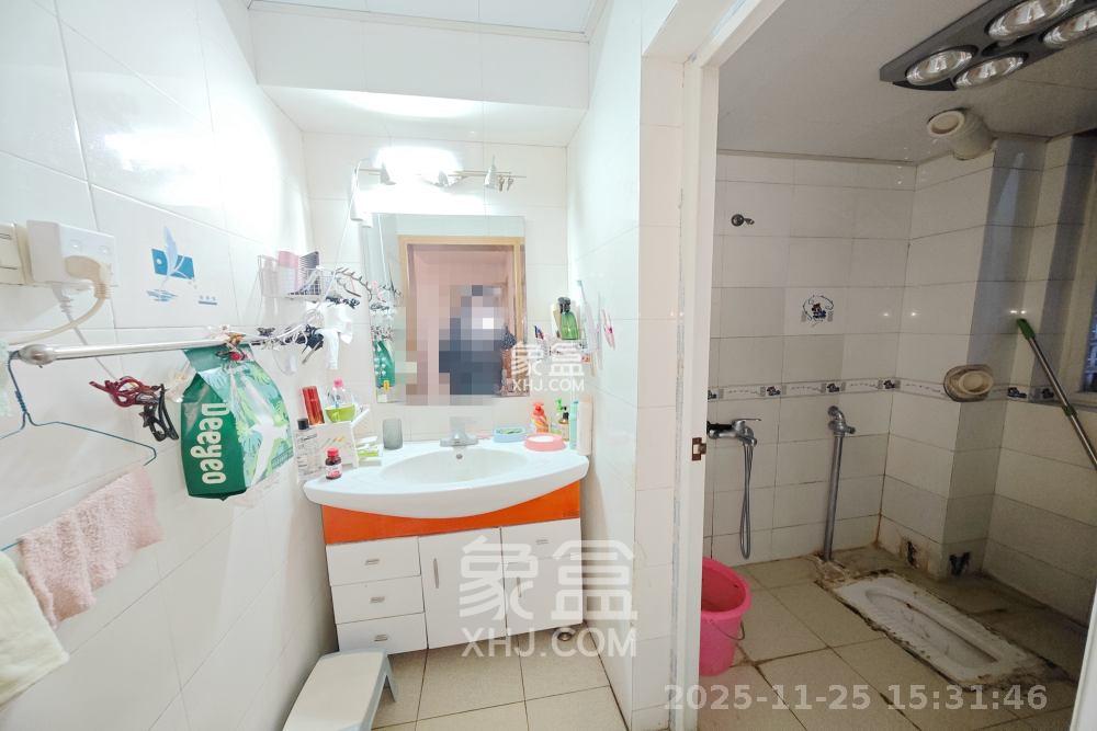 佳润新城(佳润新都) 3室2厅2卫 2500.0元/月 佳润新城(佳润新都) 3室2厅2卫 2500.0元/月室内图