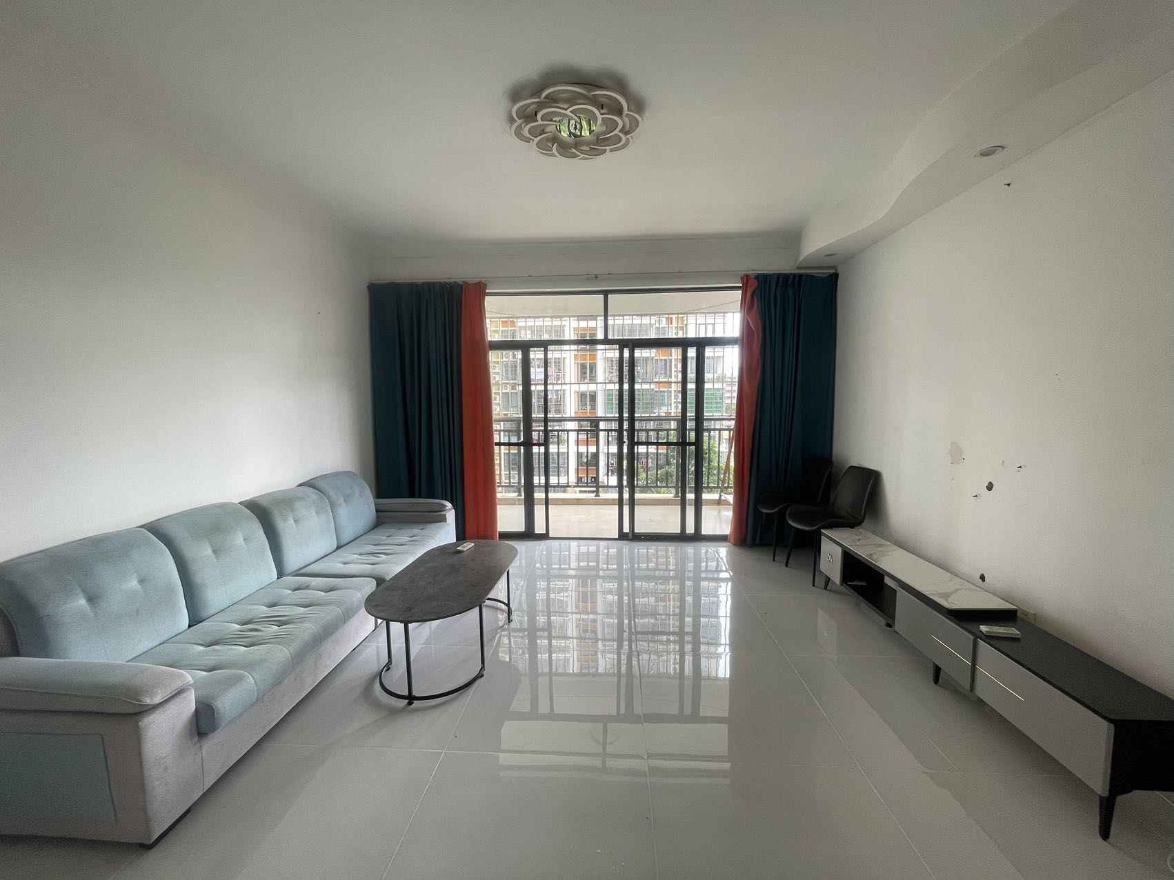 海岛阳光三期(阳光街城) 3室2厅2卫 2700.0元/月 海岛阳光三期(阳光街城) 3室2厅2卫 2700.0元/月室内图