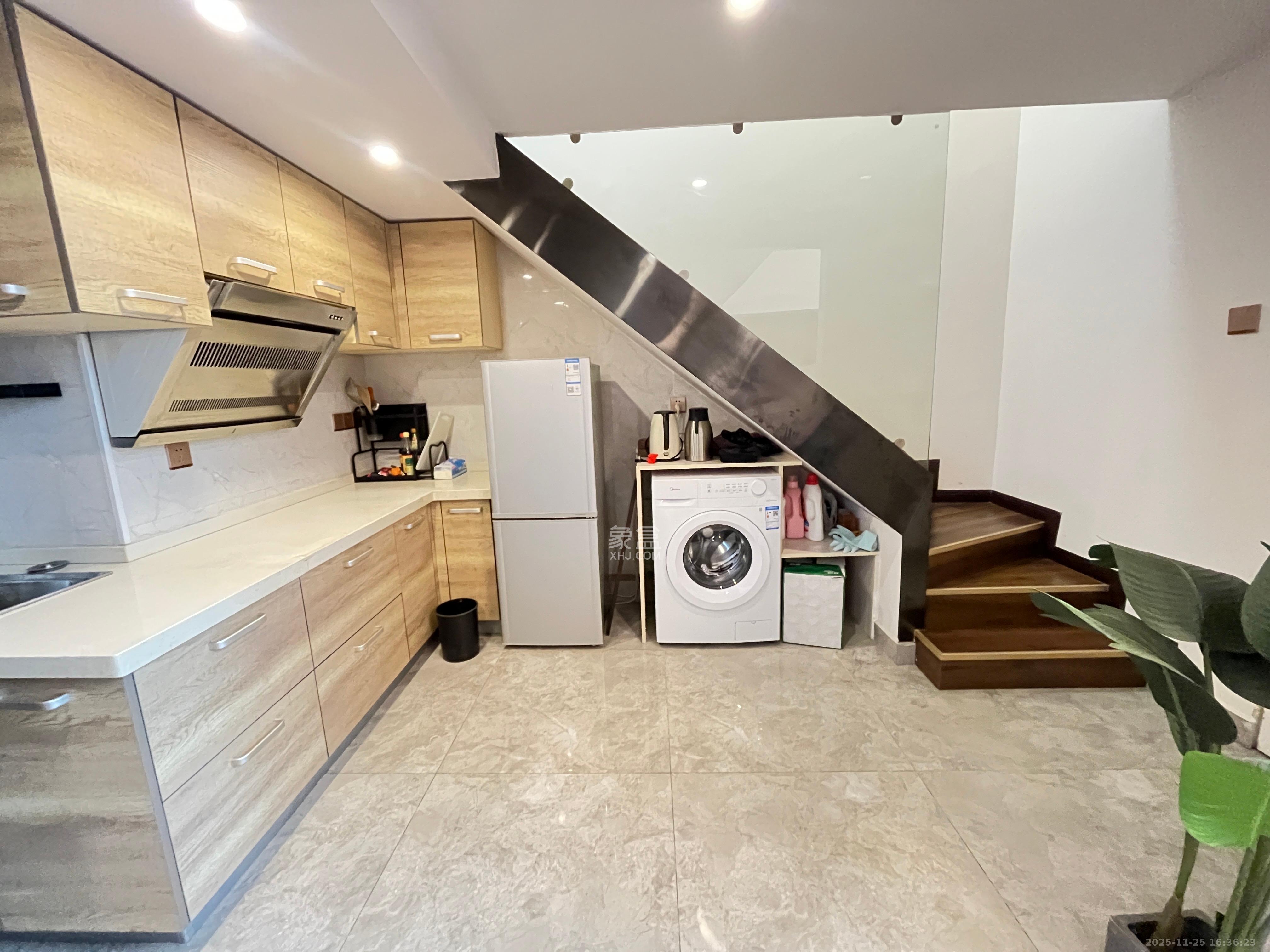 东盈商业广场(华泉城市广场) 2室1厅1卫 2700.0元/月 东盈商业广场(华泉城市广场) 2室1厅1卫 2700.0元/月室内图