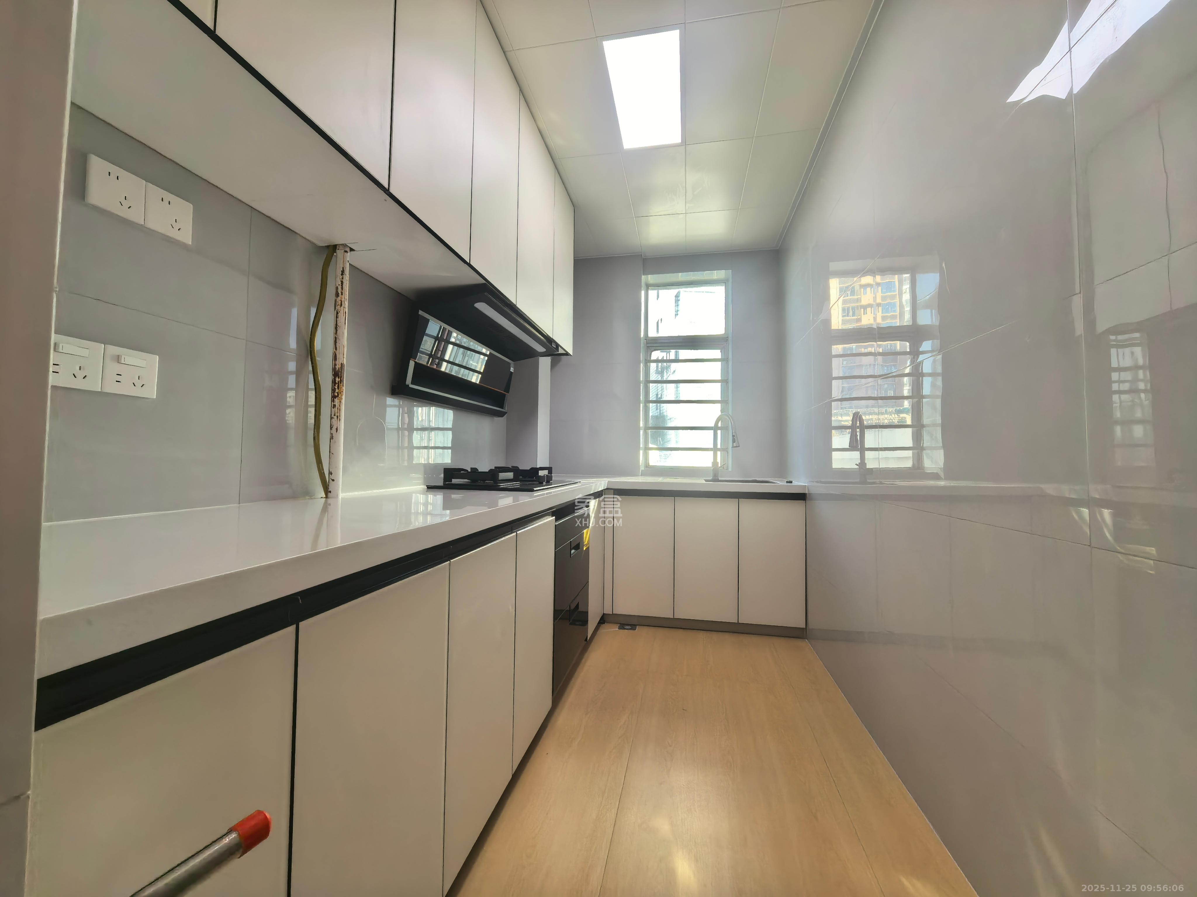 兴威名座 3室2厅1卫 3500.0元/月 兴威名座 3室2厅1卫 3500.0元/月室内图