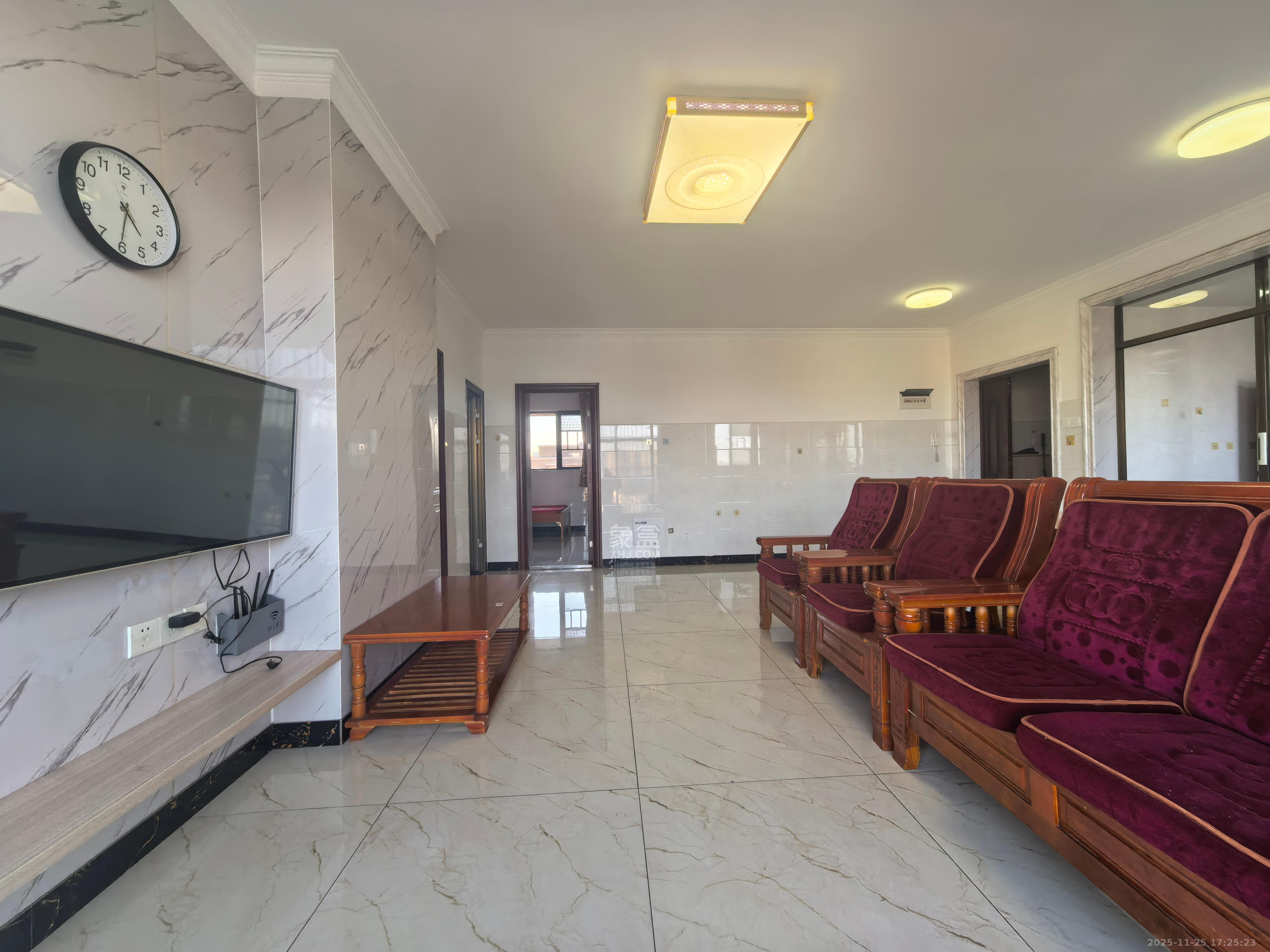 东岸梅园小区 2室2厅1卫 1800.0元/月 东岸梅园小区 2室2厅1卫 1800.0元/月室内图