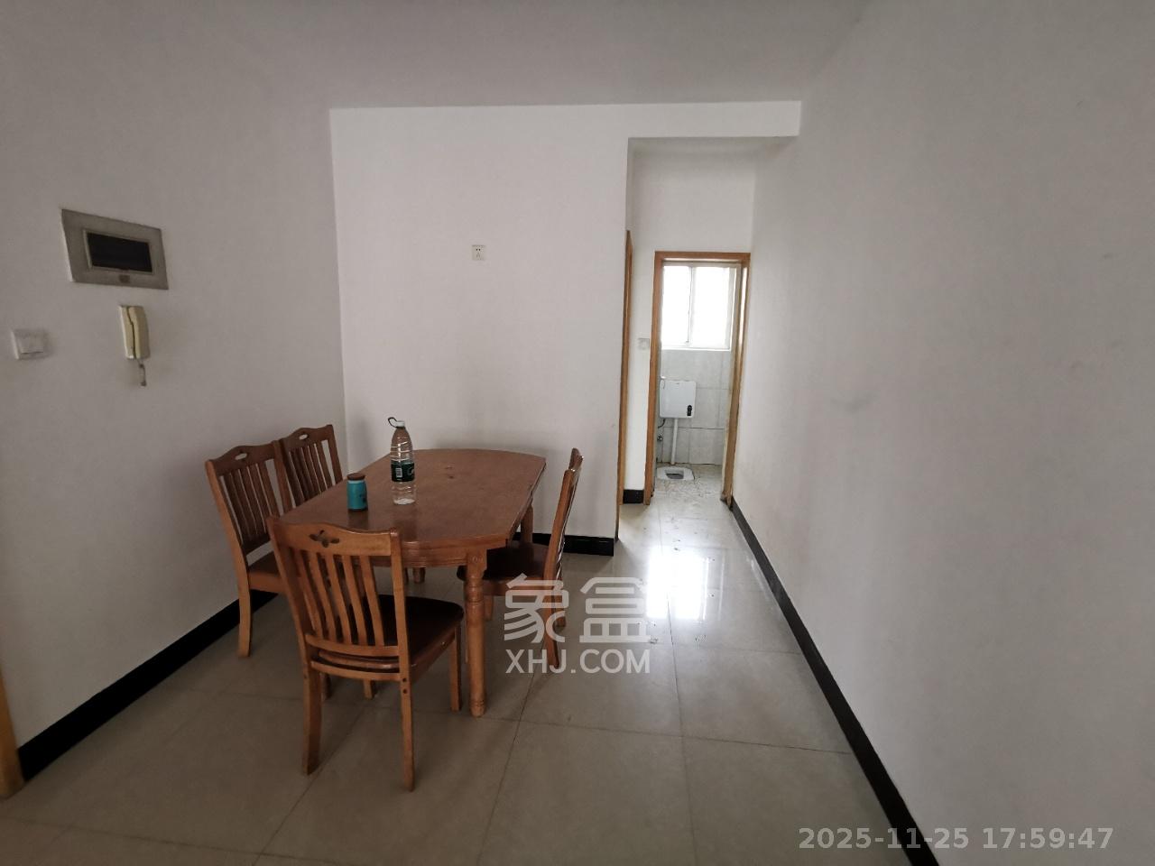 鄱阳小区 2室2厅1卫 1300.0元/月 鄱阳小区 2室2厅1卫 1300.0元/月室内图