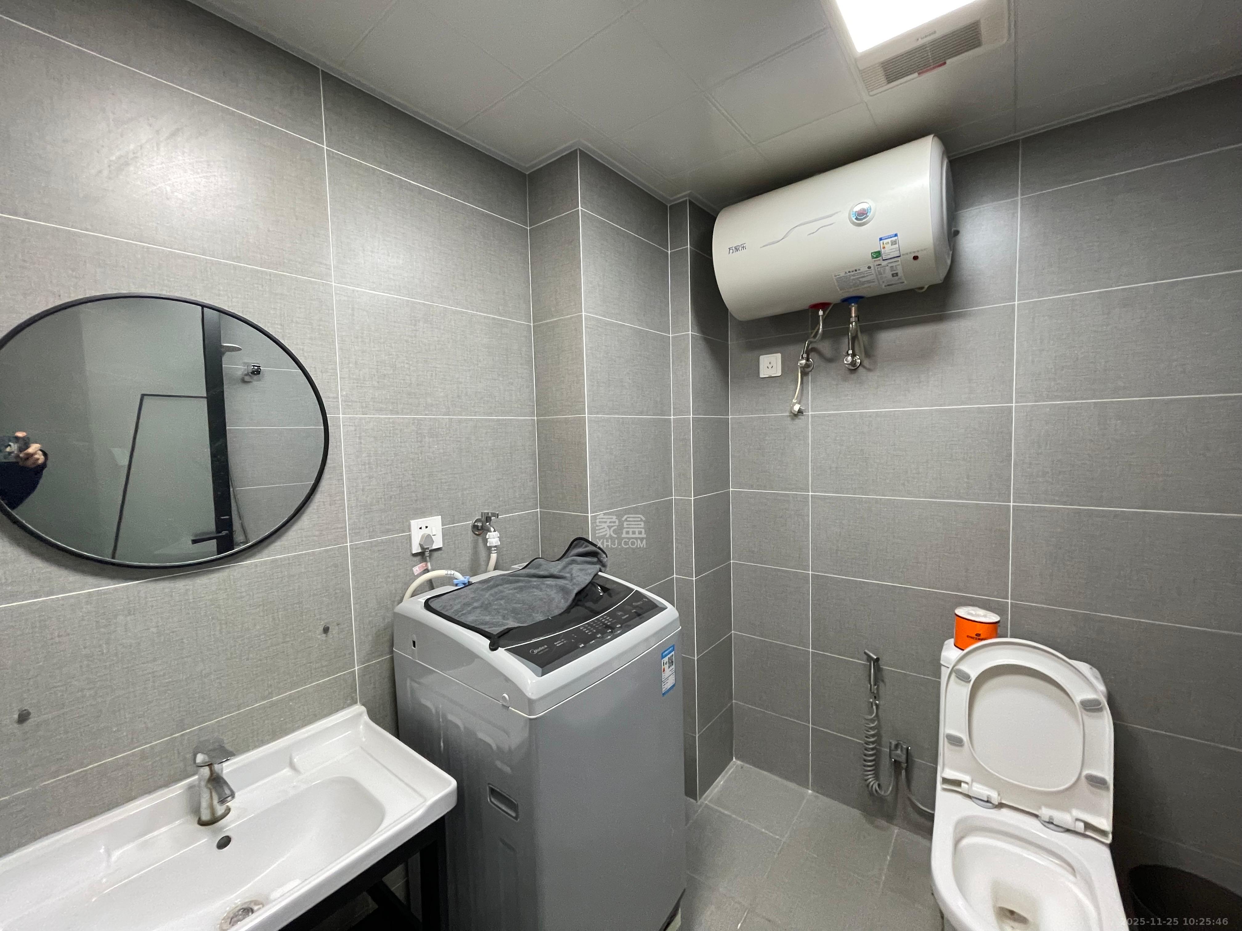 复地星光天地  1室1厅1卫    1500.0元/月室内图