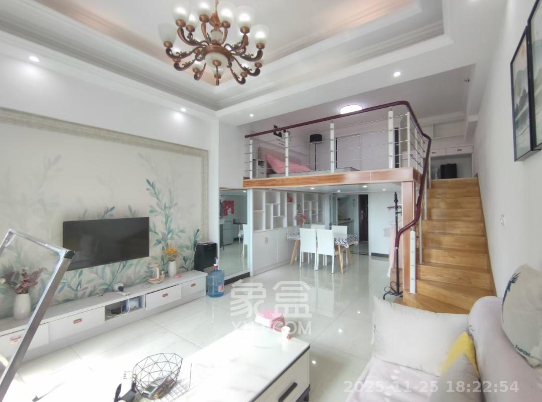 荣悦台 1室1厅1卫 1800.0元/月 荣悦台 1室1厅1卫 1800.0元/月室内图