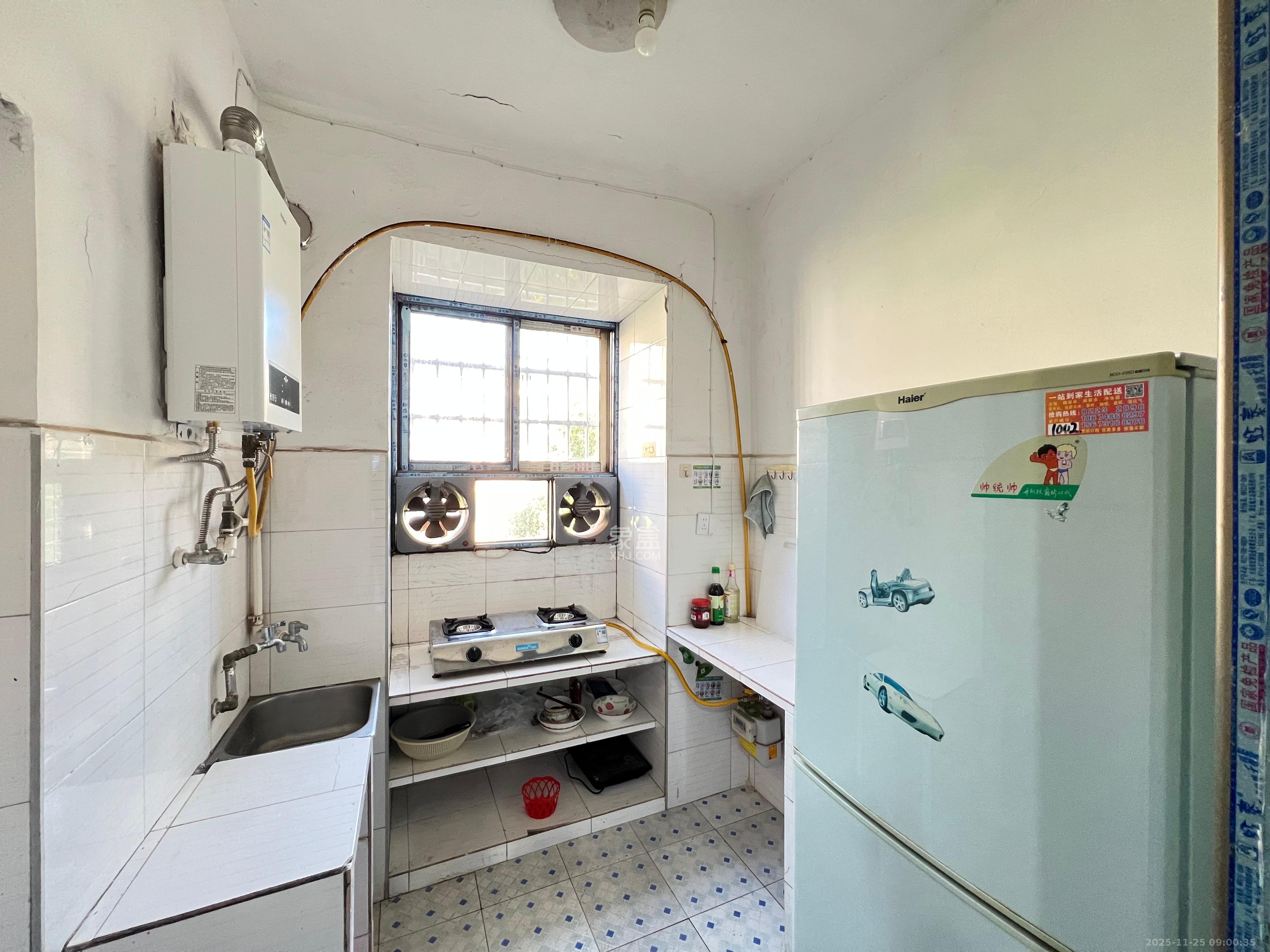 春风小区  2室1厅1卫    1300.0元/月室内图