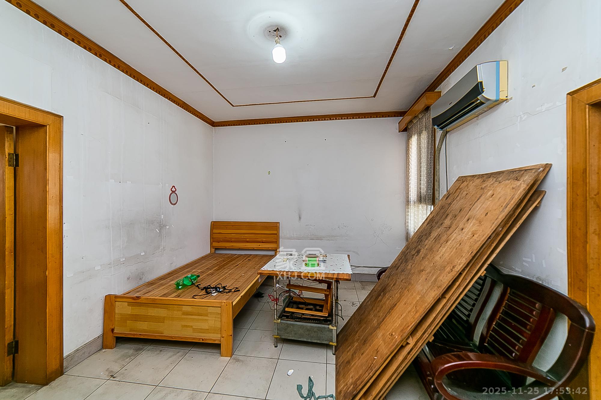 涂家冲社区(涂新小区、农商银行宿舍) 2室1厅1卫 30.0万 涂家冲社区(涂新小区、农商银行宿舍) 2室1厅1卫 30.0万客厅