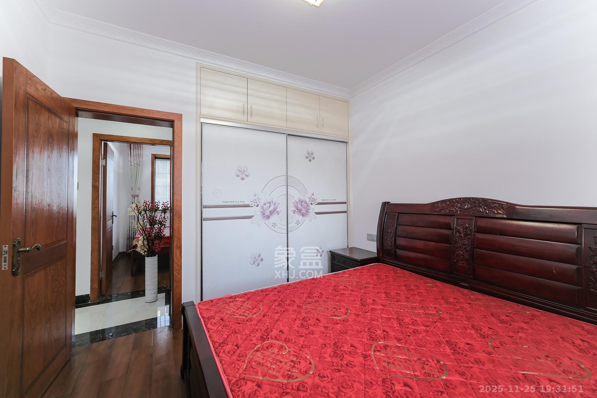 盛地春天里 3室2厅1卫 56.0万 盛地春天里 3室2厅1卫 56.0万卧室