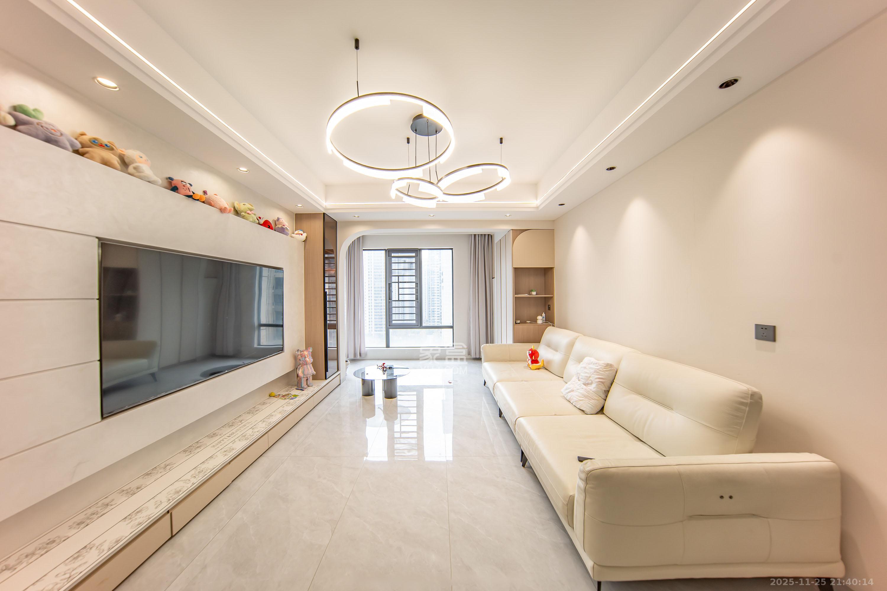 建投象山国际 3室2厅1卫 132.0万 建投象山国际 3室2厅1卫 132.0万客厅