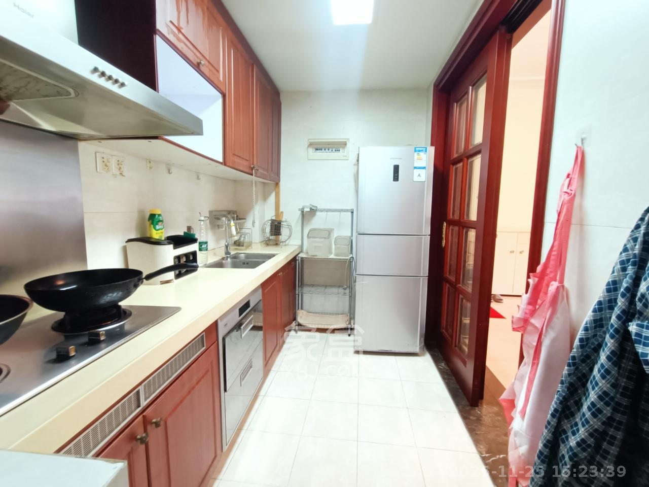 恒大城  1室2厅1卫    2200.0元/月室内图