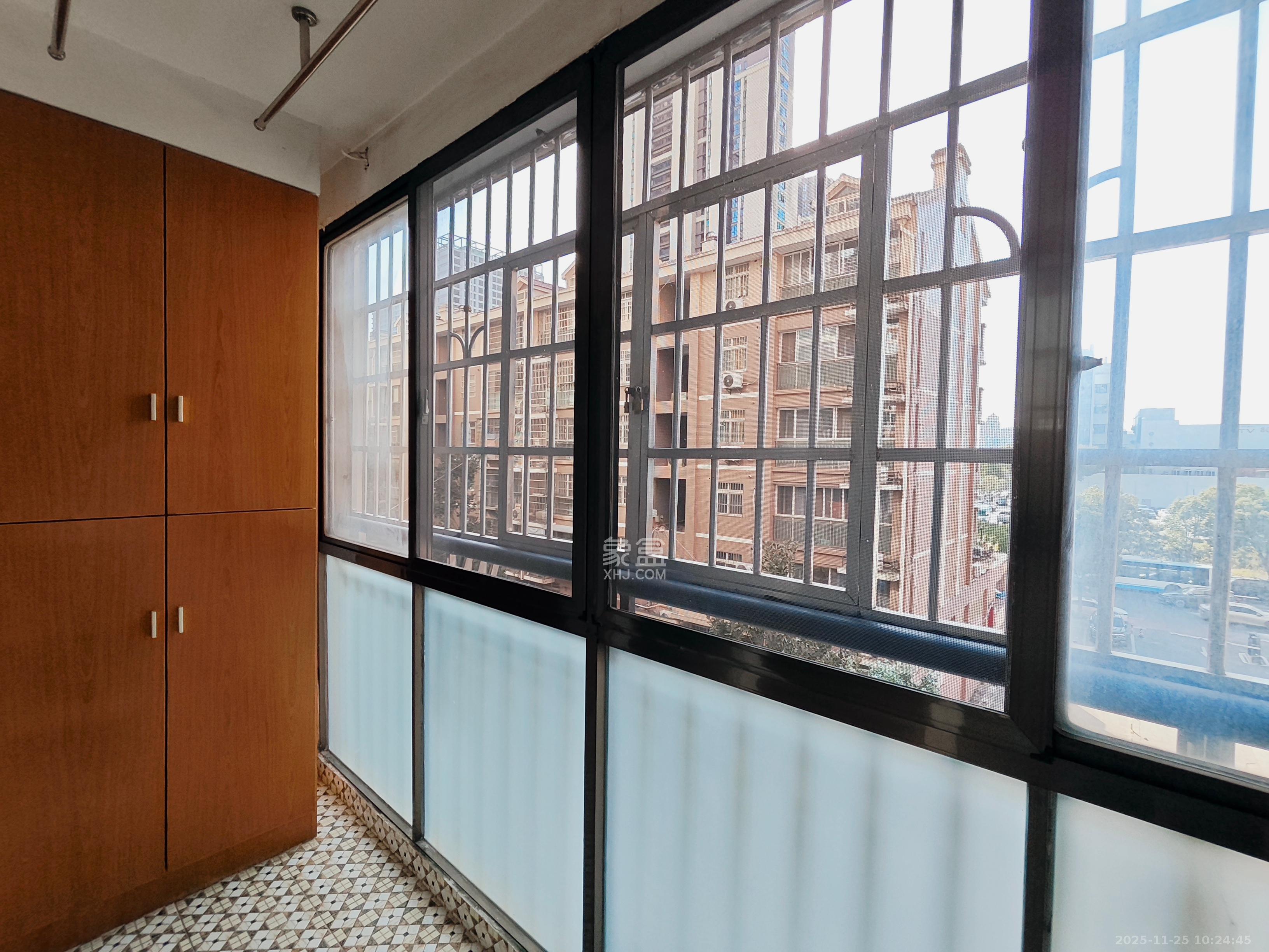 德润园 1室2厅1卫 1800.0元/月 德润园 1室2厅1卫 1800.0元/月室内图