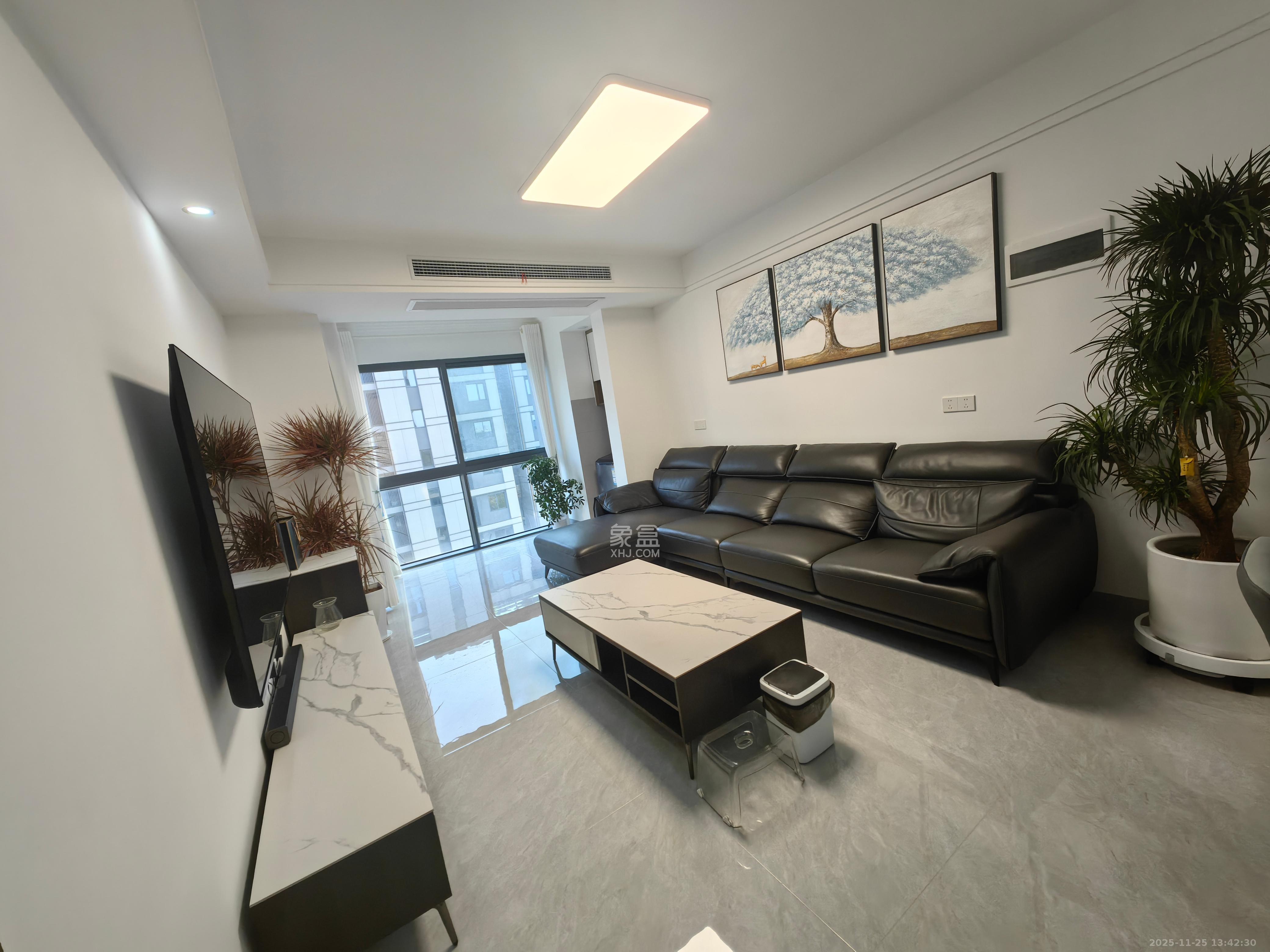 光大云启  3室2厅2卫    89.0万客厅