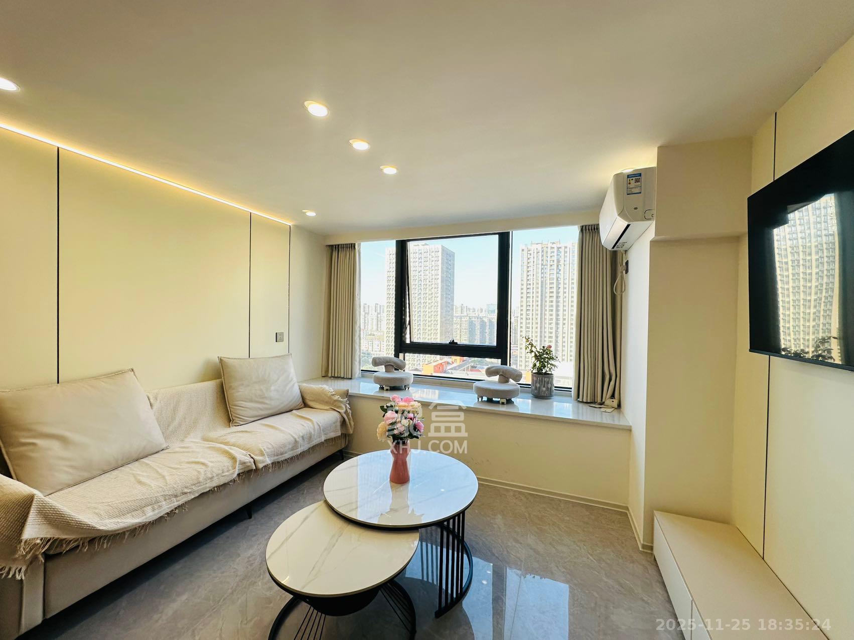 龙湖铂金岛 2室1厅1卫 2500.0元/月 龙湖铂金岛 2室1厅1卫 2500.0元/月室内图