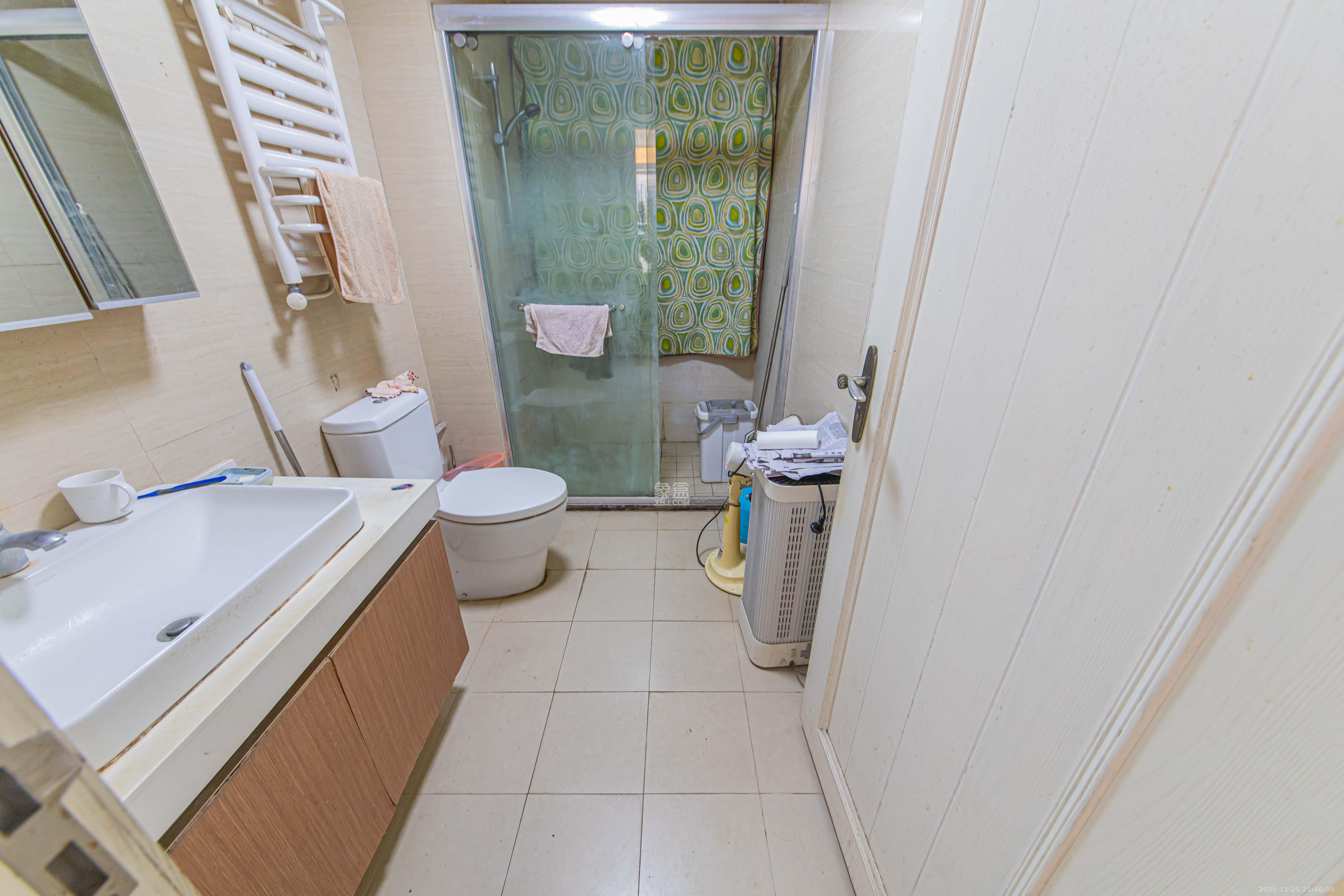 绿地公馆（绿地名邸）  3室2厅2卫    158.0万卫生间