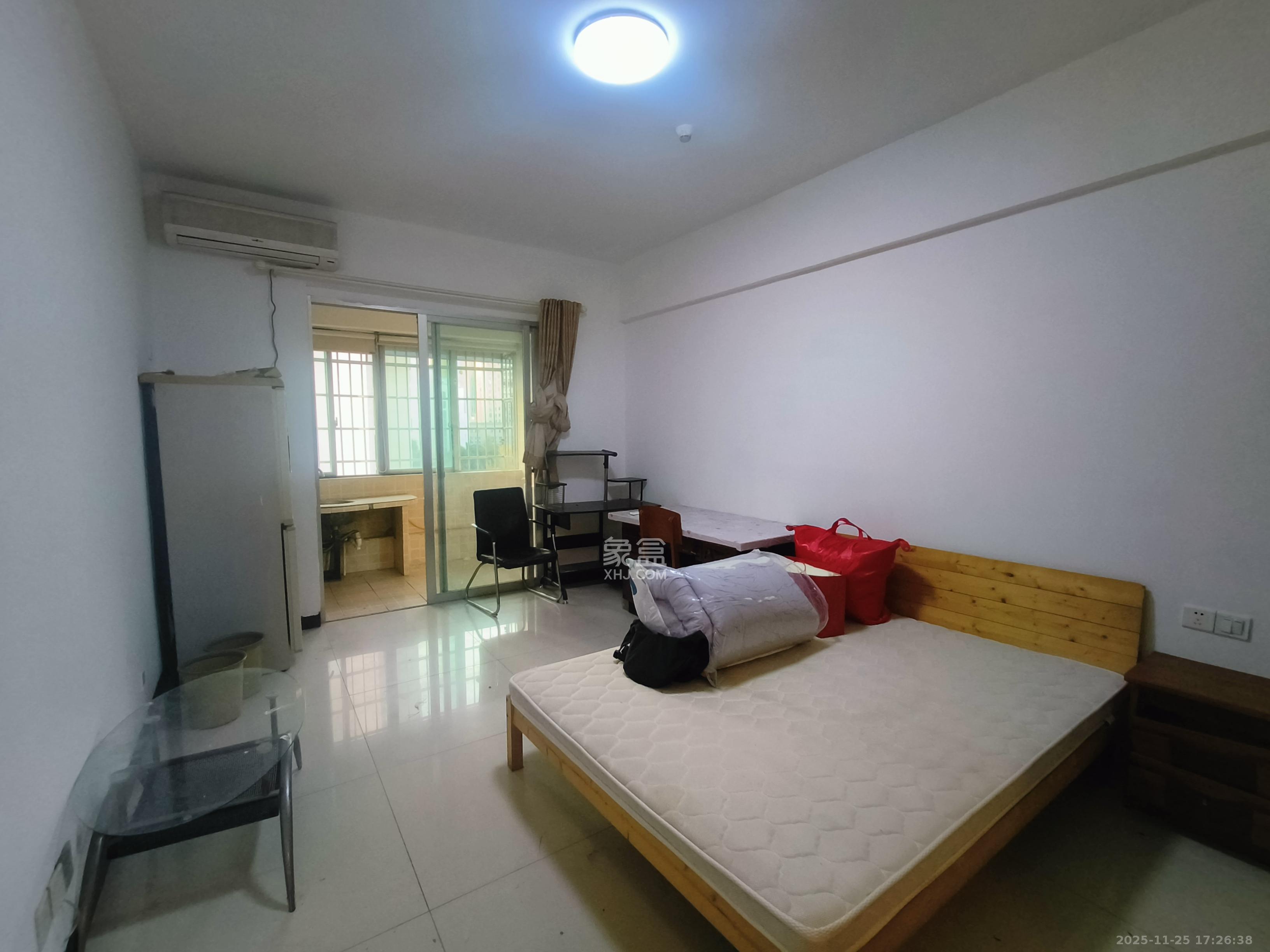 观湖公寓  1室1厅1卫    1400.0元/月