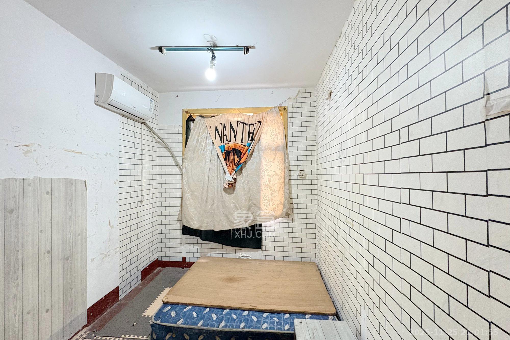 桐荫里社区 2室1厅1卫 38.0万 桐荫里社区 2室1厅1卫 38.0万卧室