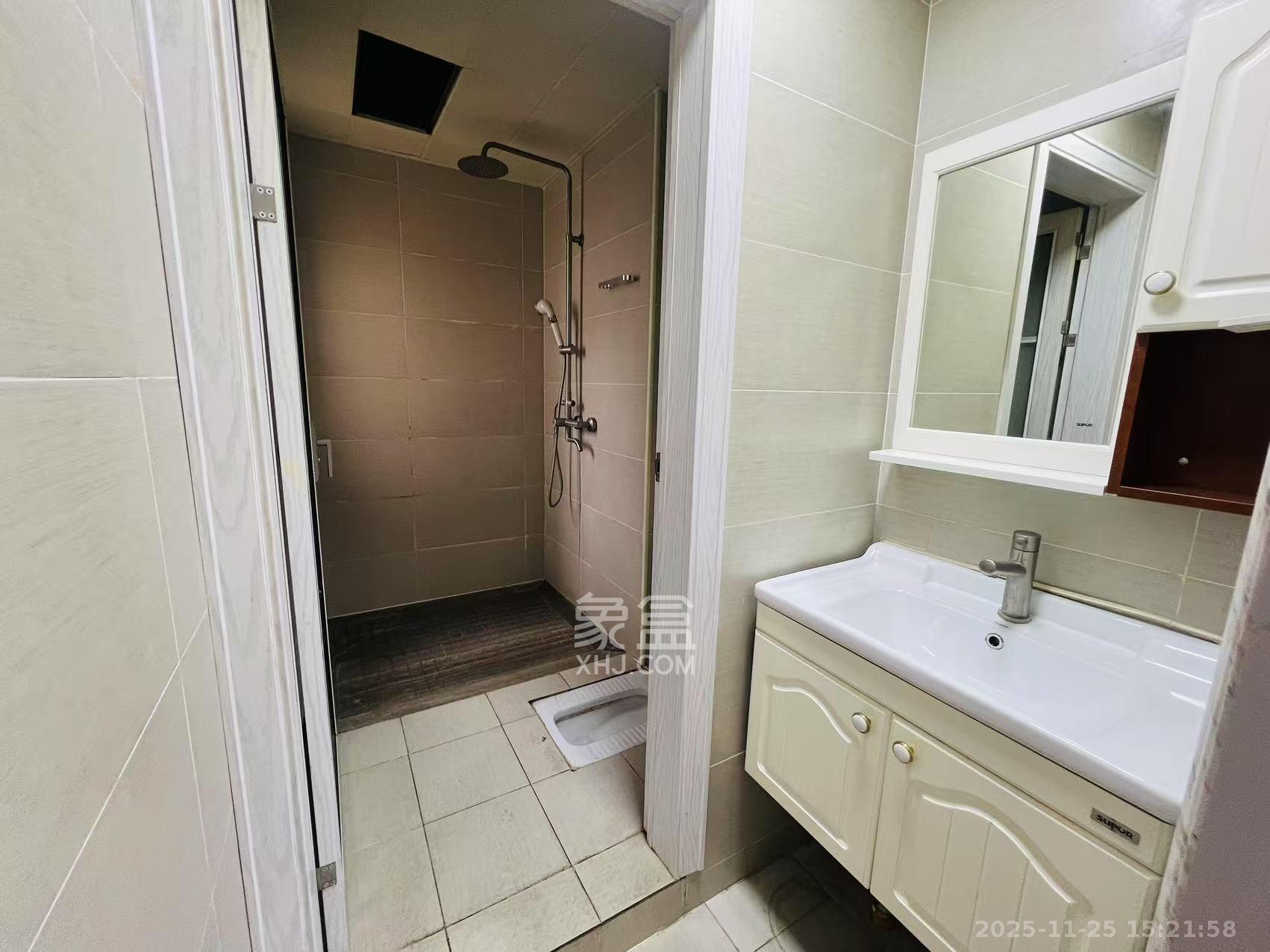 金地格林公馆 3室2厅2卫 3300.0元/月 金地格林公馆 3室2厅2卫 3300.0元/月室内图