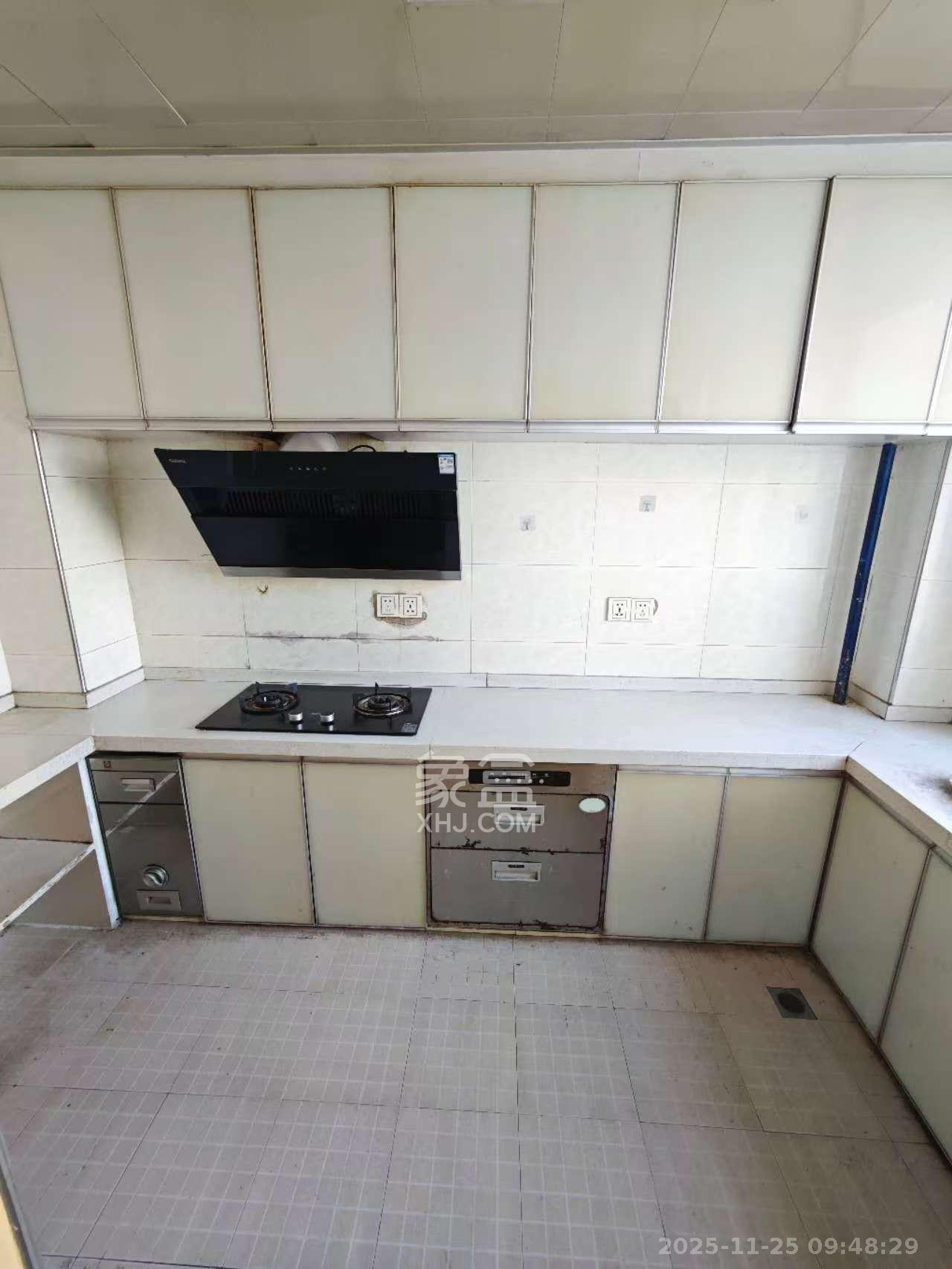 山语城一期 3室2厅2卫 1800.0元/月 山语城一期 3室2厅2卫 1800.0元/月室内图