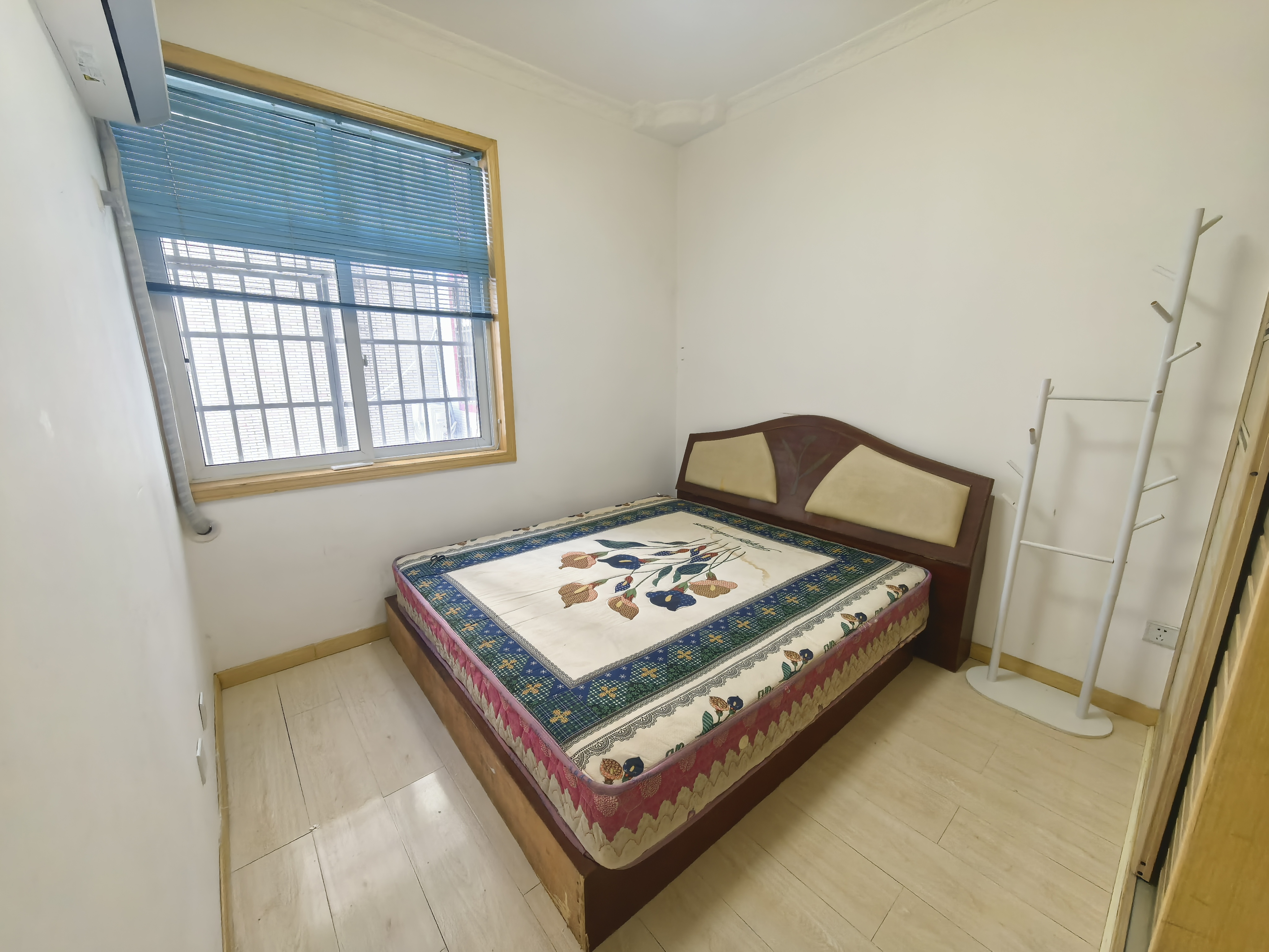 欣业苑  3室2厅2卫    1300.0元/月户型图