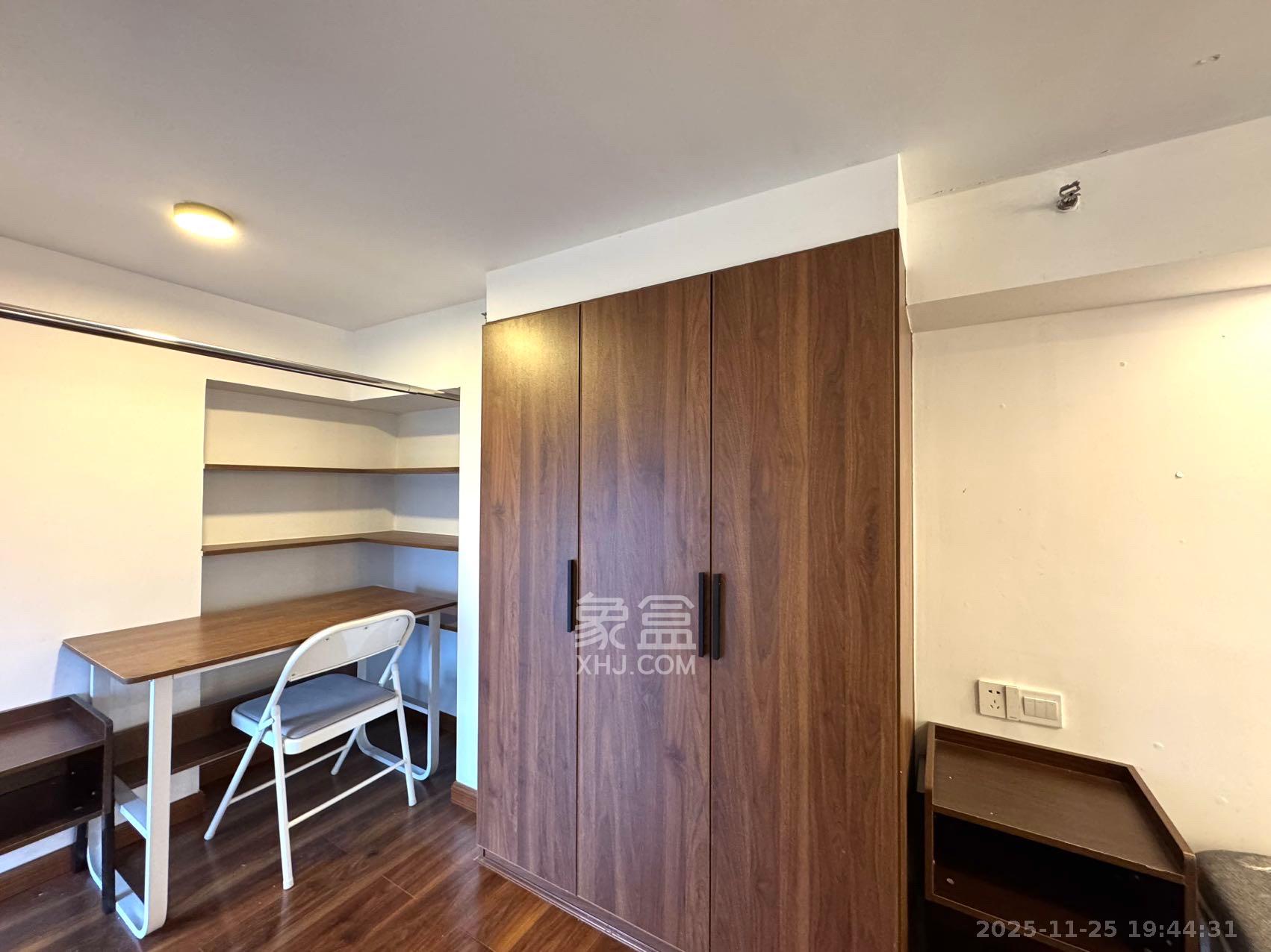 裕天国际商汇中心 1室1厅1卫 1600.0元/月 裕天国际商汇中心 1室1厅1卫 1600.0元/月室内图