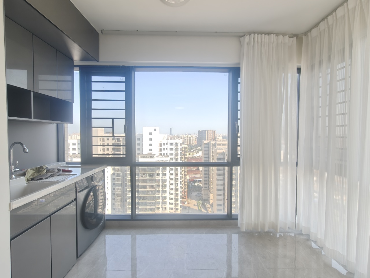 展兴汇景名城 3室2厅1卫 2600.0元/月 展兴汇景名城 3室2厅1卫 2600.0元/月室内图