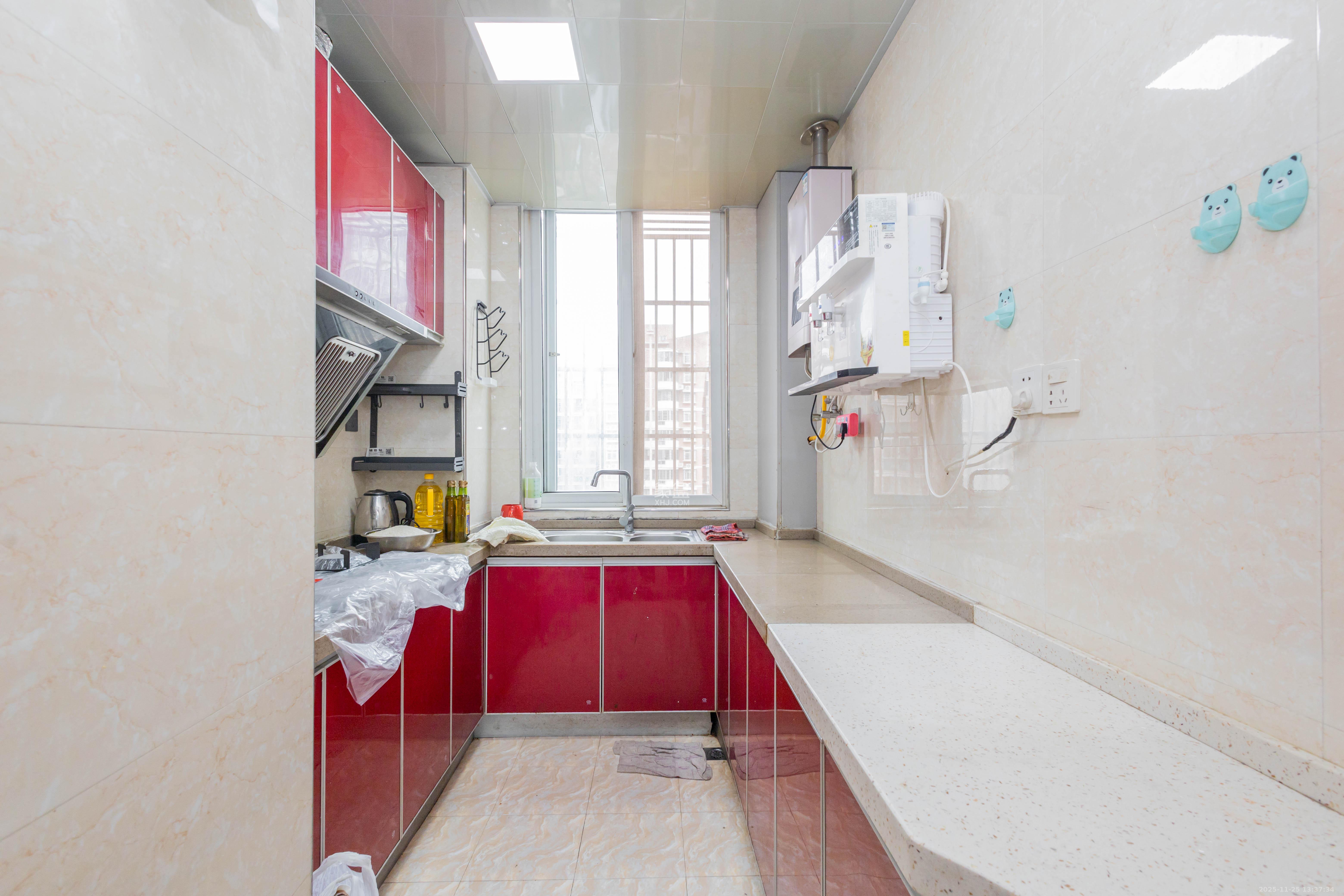 星城国际 3室2厅2卫 63.0万 星城国际 3室2厅2卫 63.0万厨房