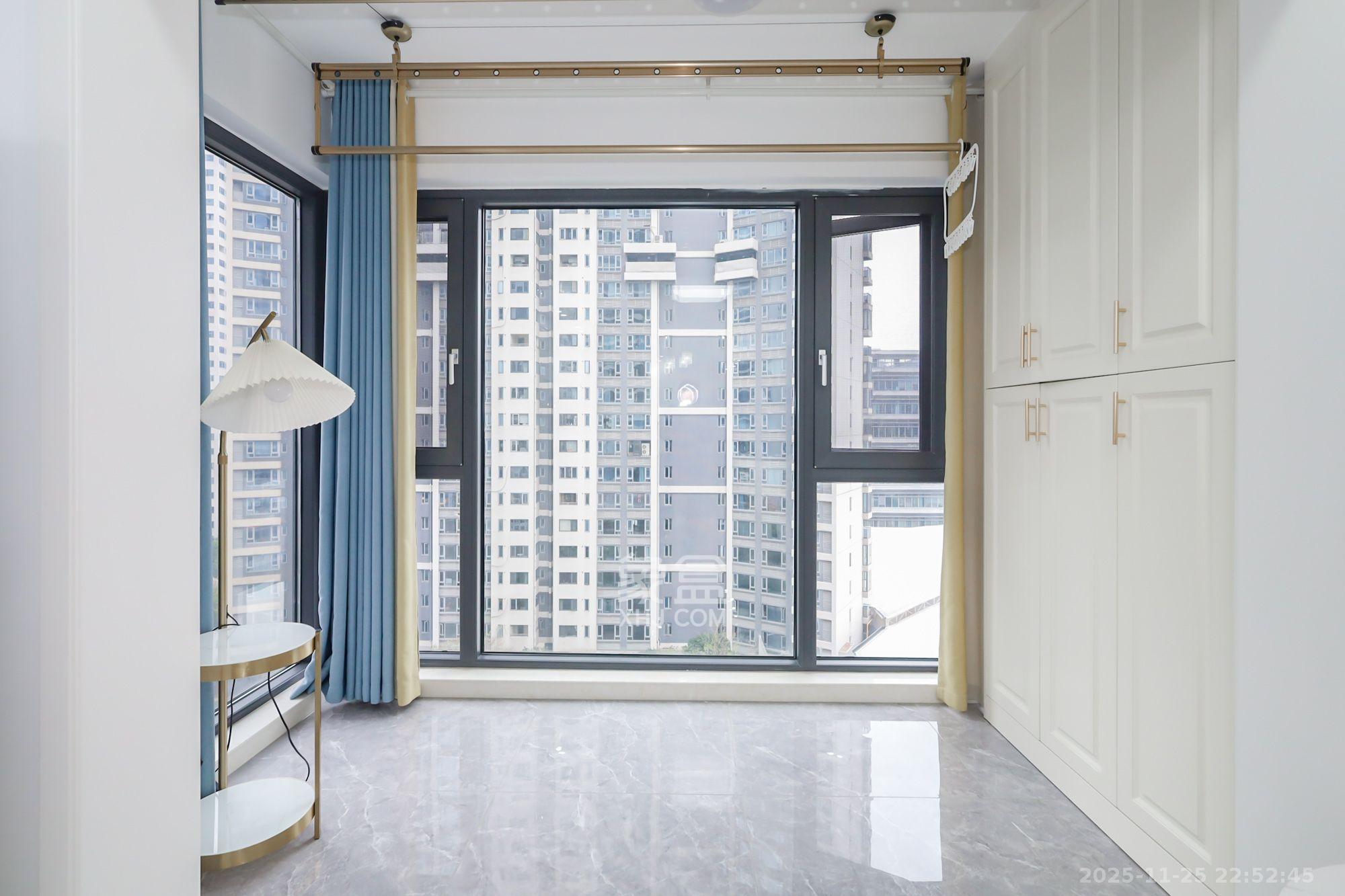 保利天禧D区  3室2厅1卫    4200.0元/月室内图