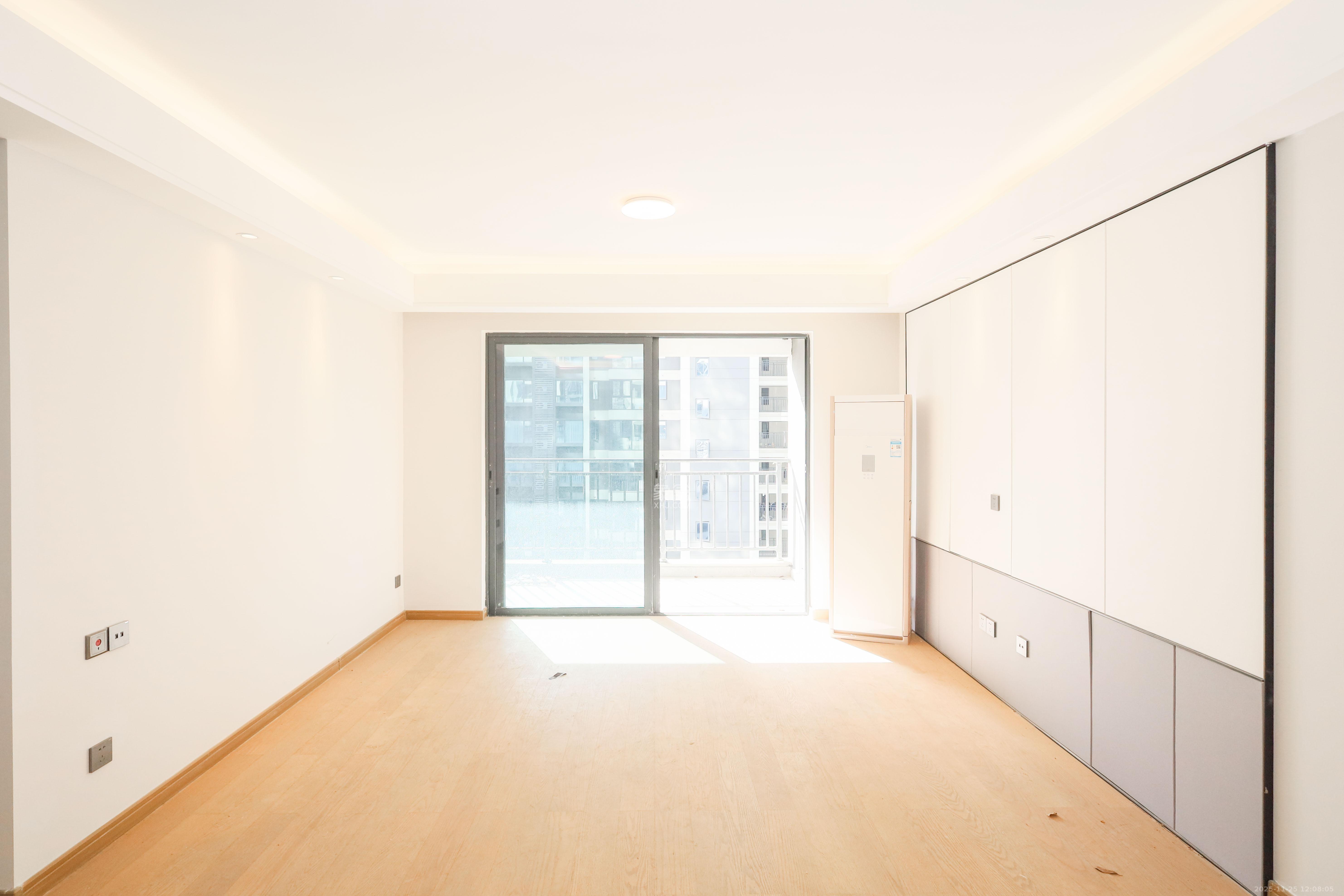 爱家当代境 3室2厅2卫 120.0万 爱家当代境 3室2厅2卫 120.0万客厅