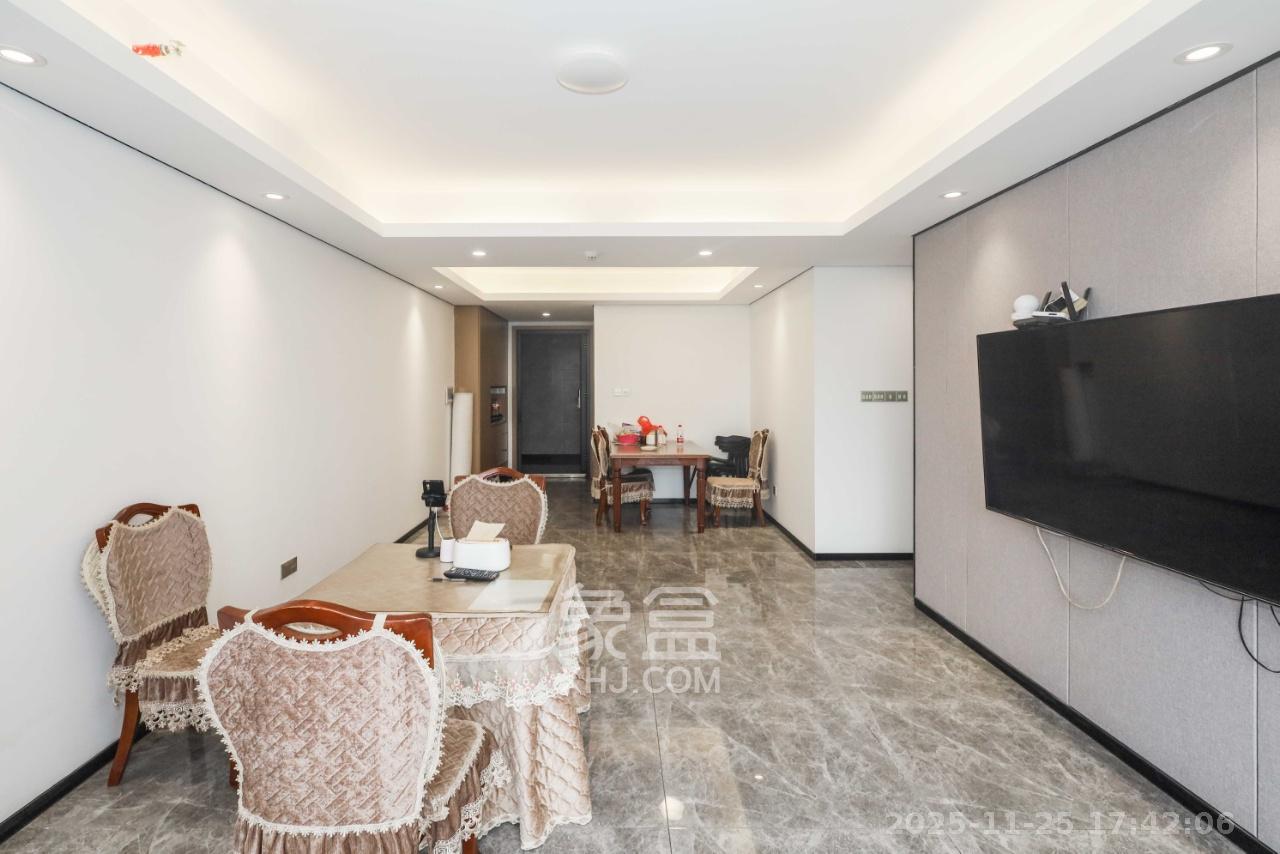 中国铁建湘语梅溪 3室2厅2卫 3000.0元/月 中国铁建湘语梅溪 3室2厅2卫 3000.0元/月室内图