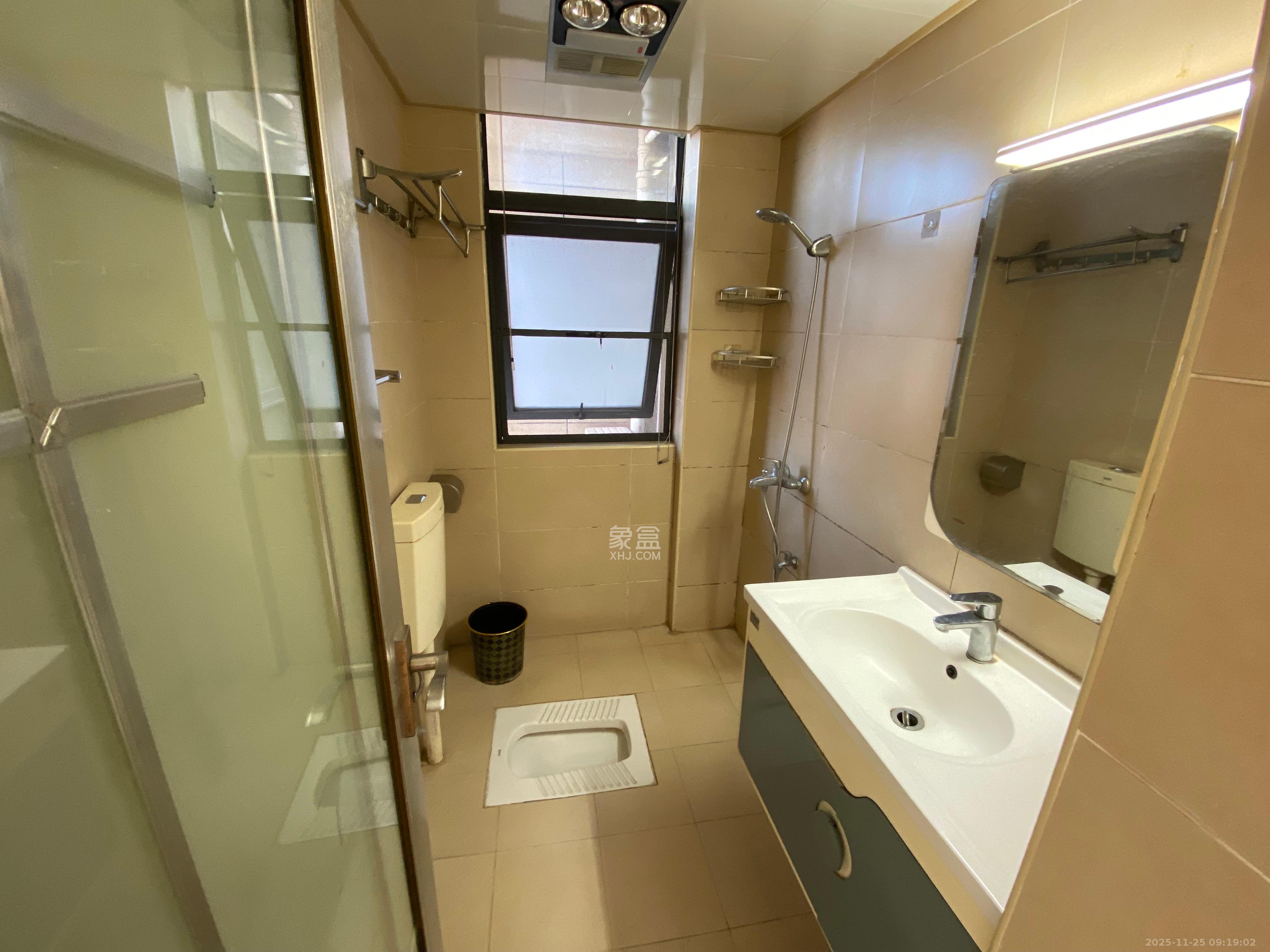 阳光锦城 2室2厅1卫 2600.0元/月 阳光锦城 2室2厅1卫 2600.0元/月室内图