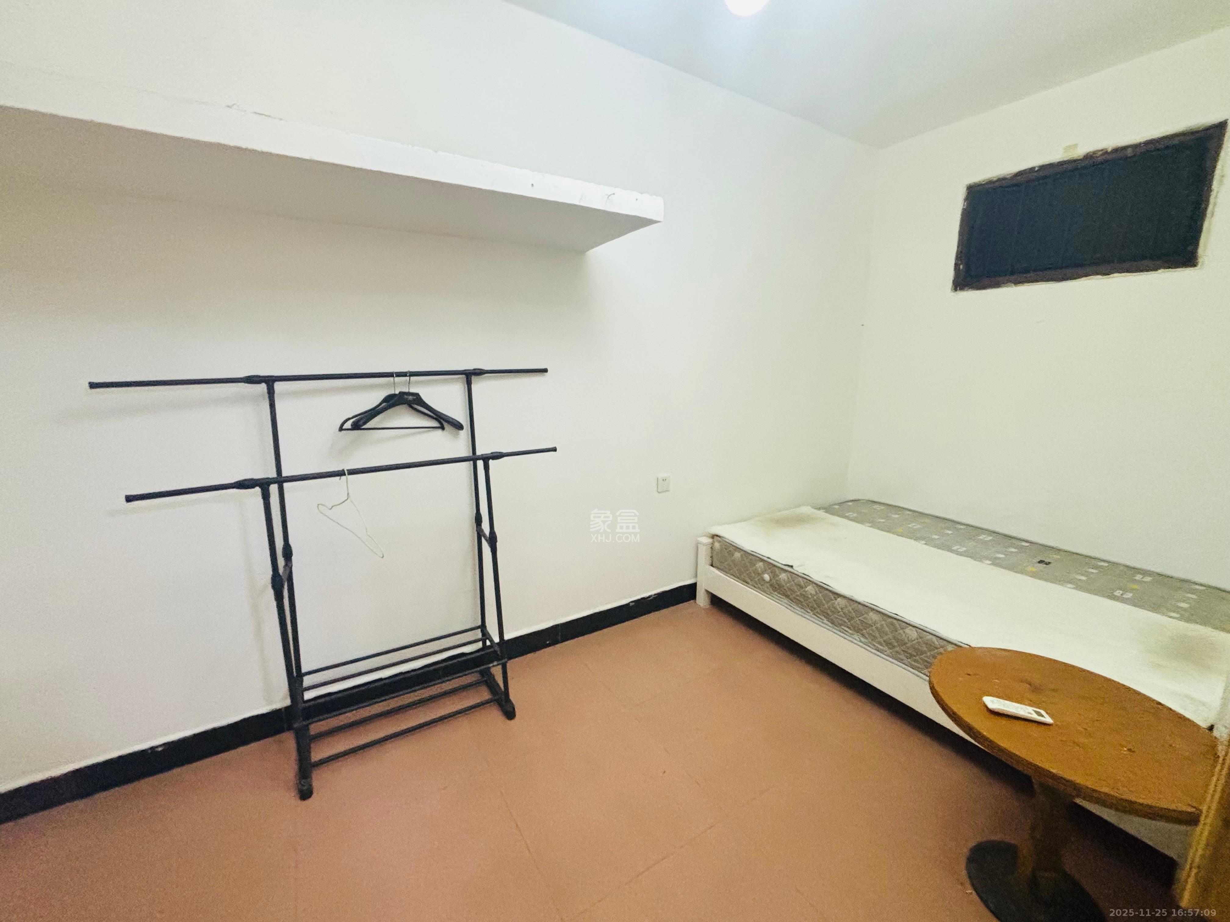 熙台岭巷散盘  2室1厅1卫    1300.0元/月