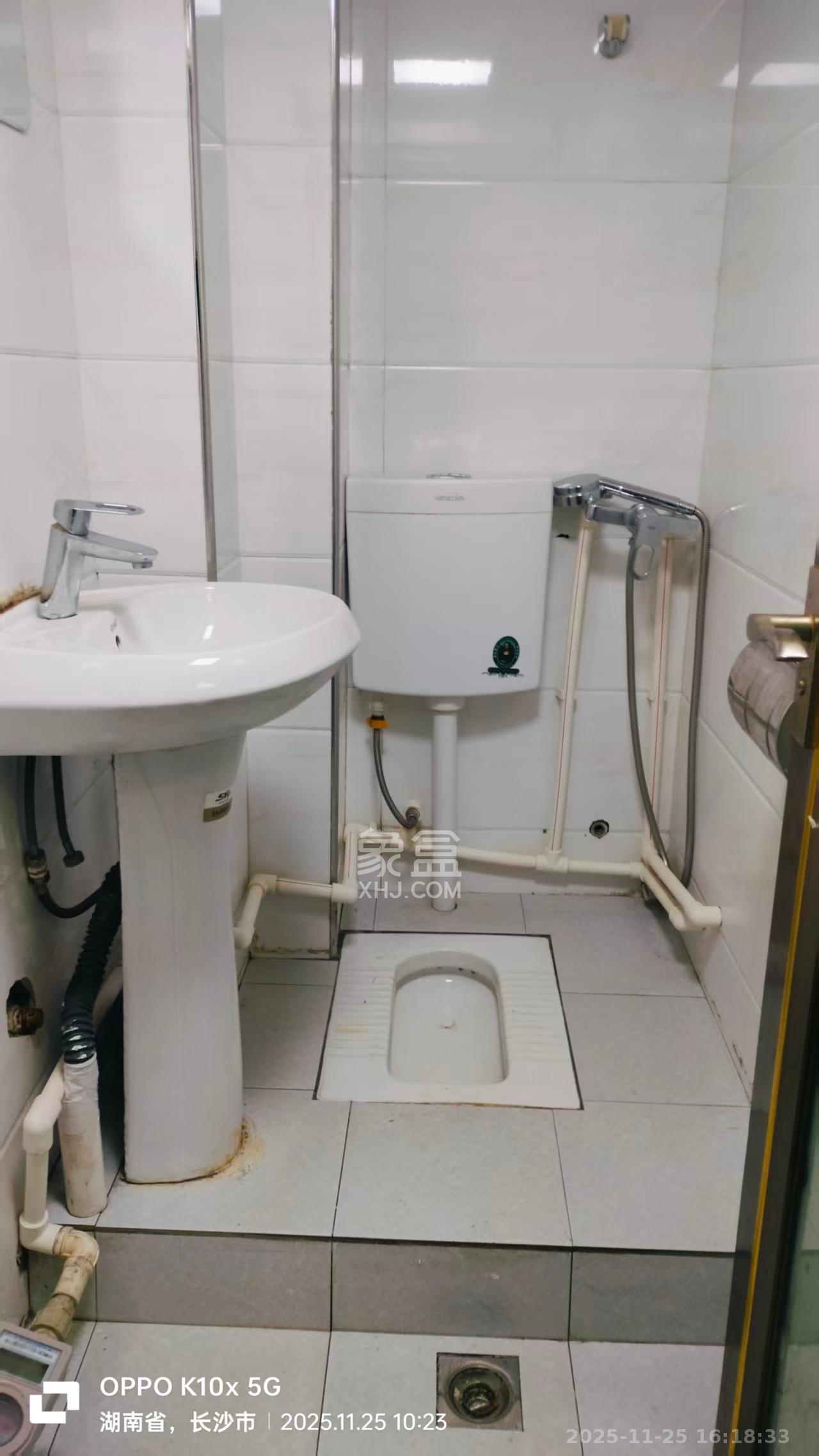 融圣国际 3室1厅1卫 2100.0元/月 融圣国际 3室1厅1卫 2100.0元/月室内图