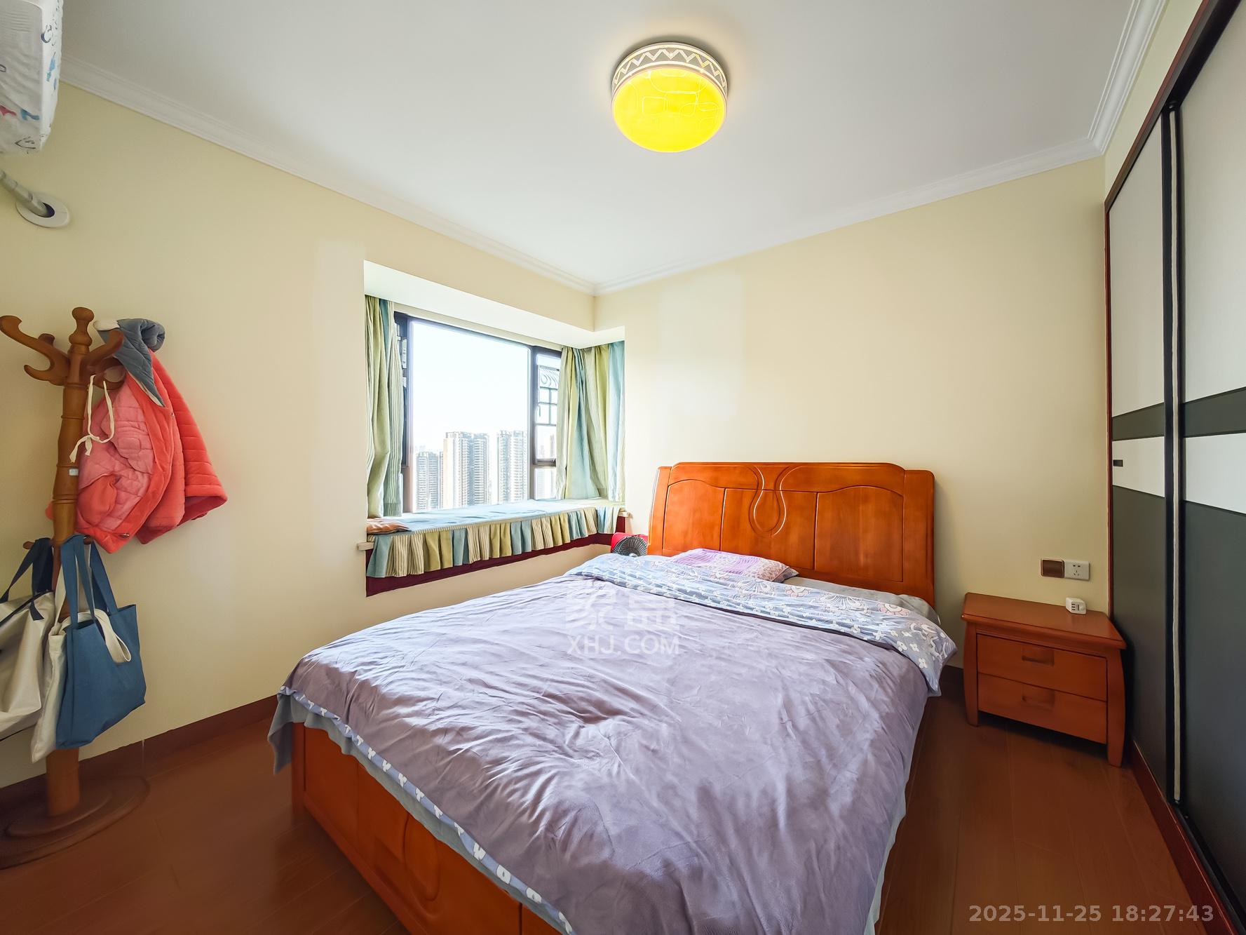 山语城三期  3室2厅1卫    68.0万卧室