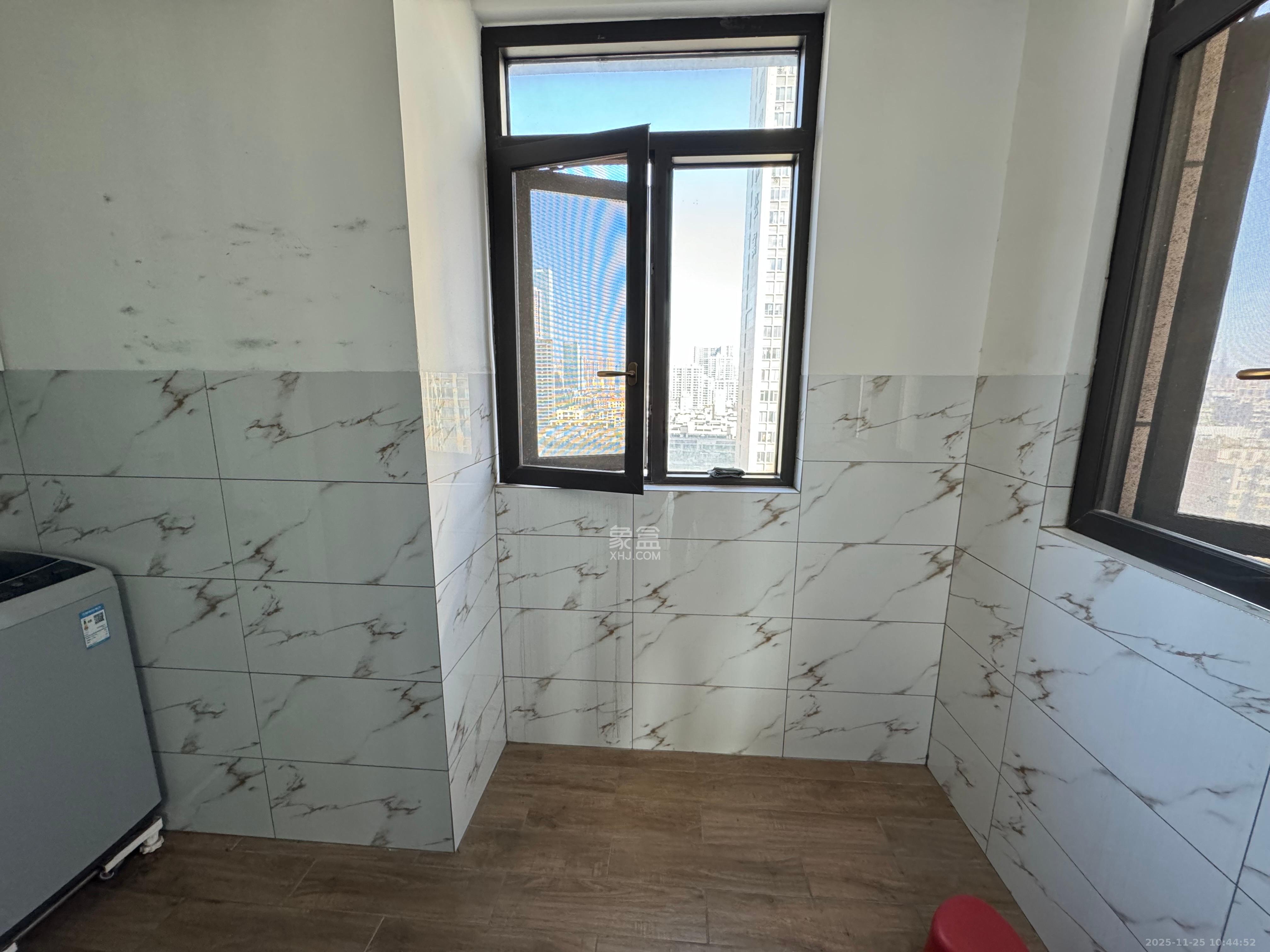 公园9号大都会  3室2厅2卫    4000.0元/月室内图